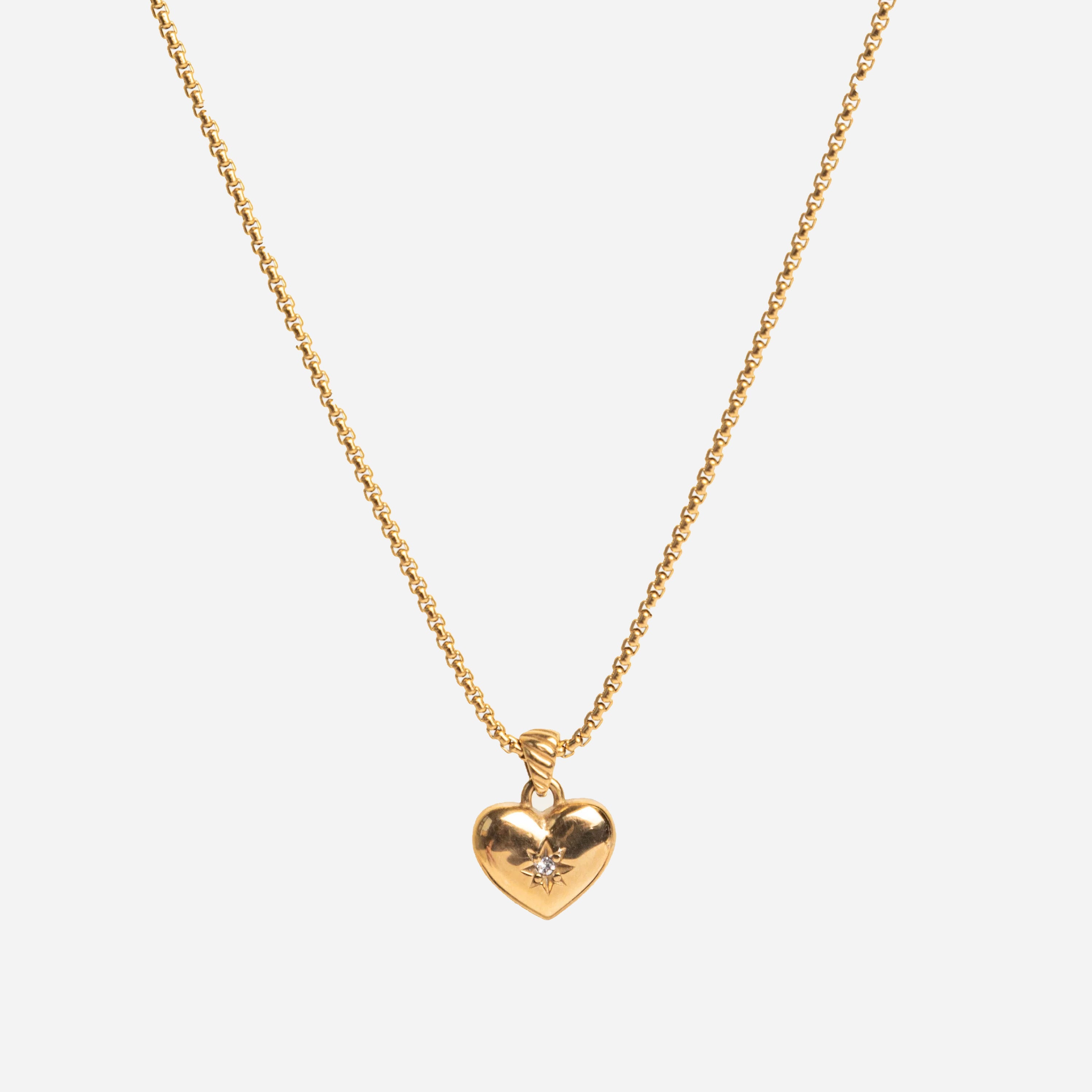 Goldnecklace by SOMIY – minimalist jewelry that pairs with our clip-on earrings