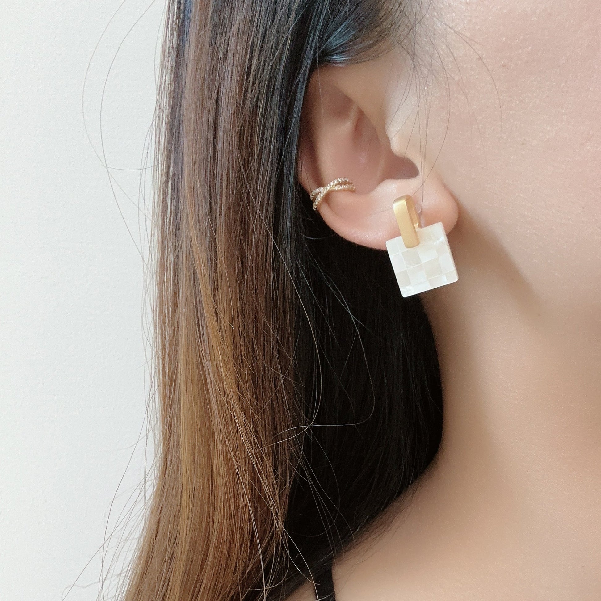 ear cuff by SOMIY – modern non-pierced jewelry for all-day comfort