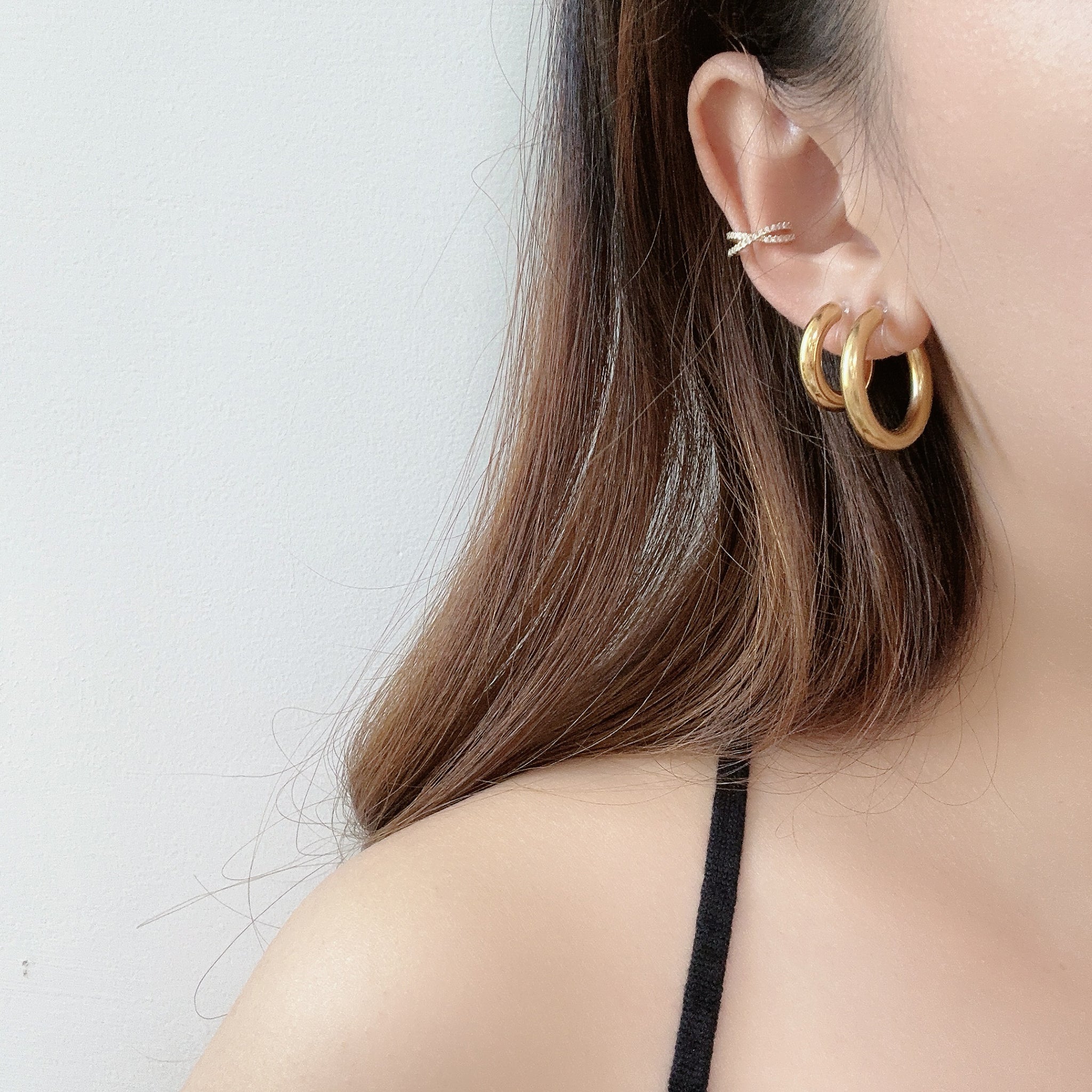 ear cuff by SOMIY – modern non-pierced jewelry for all-day comfort