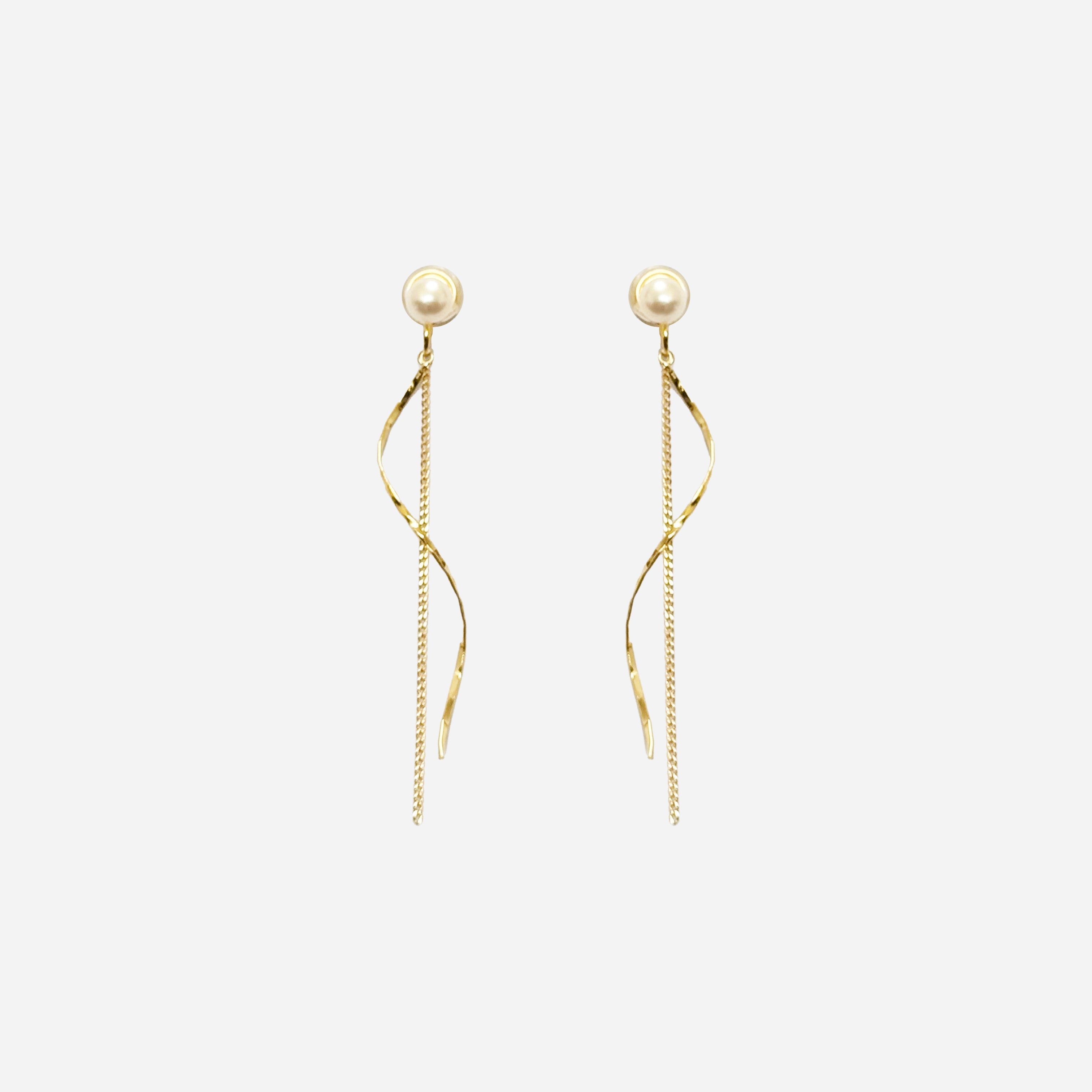 Wavy Pearl-Accented Dangle Clip-On Earrings | SOMIY