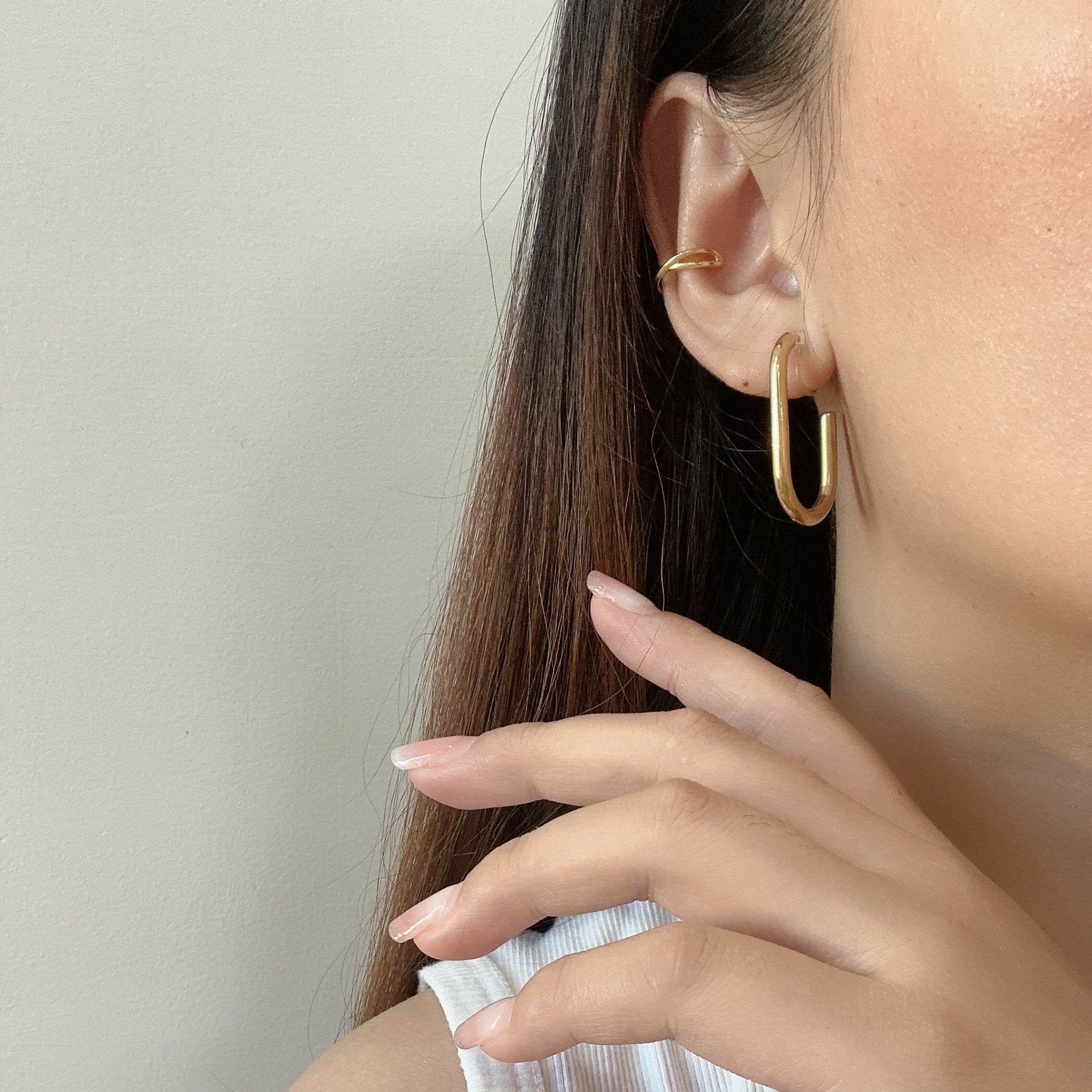 Goldhoop clip-on earrings by SOMIY – pain-free non-pierced jewelry for everyday wear