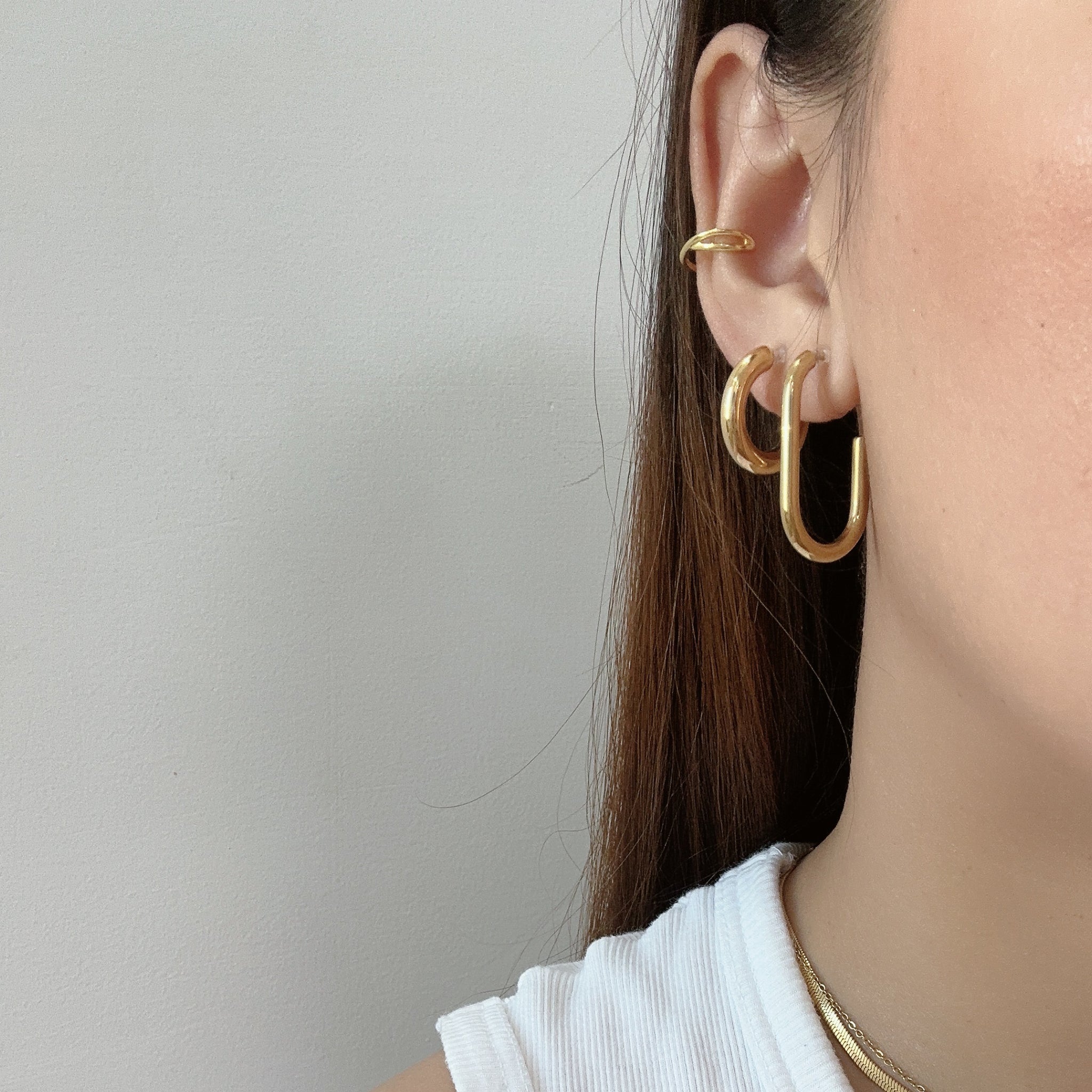 Goldhoop clip-on earrings by SOMIY – pain-free non-pierced jewelry for everyday wear