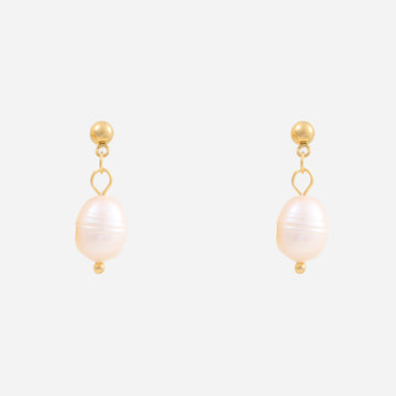 aila Pearl Clip-On Chain Earrings