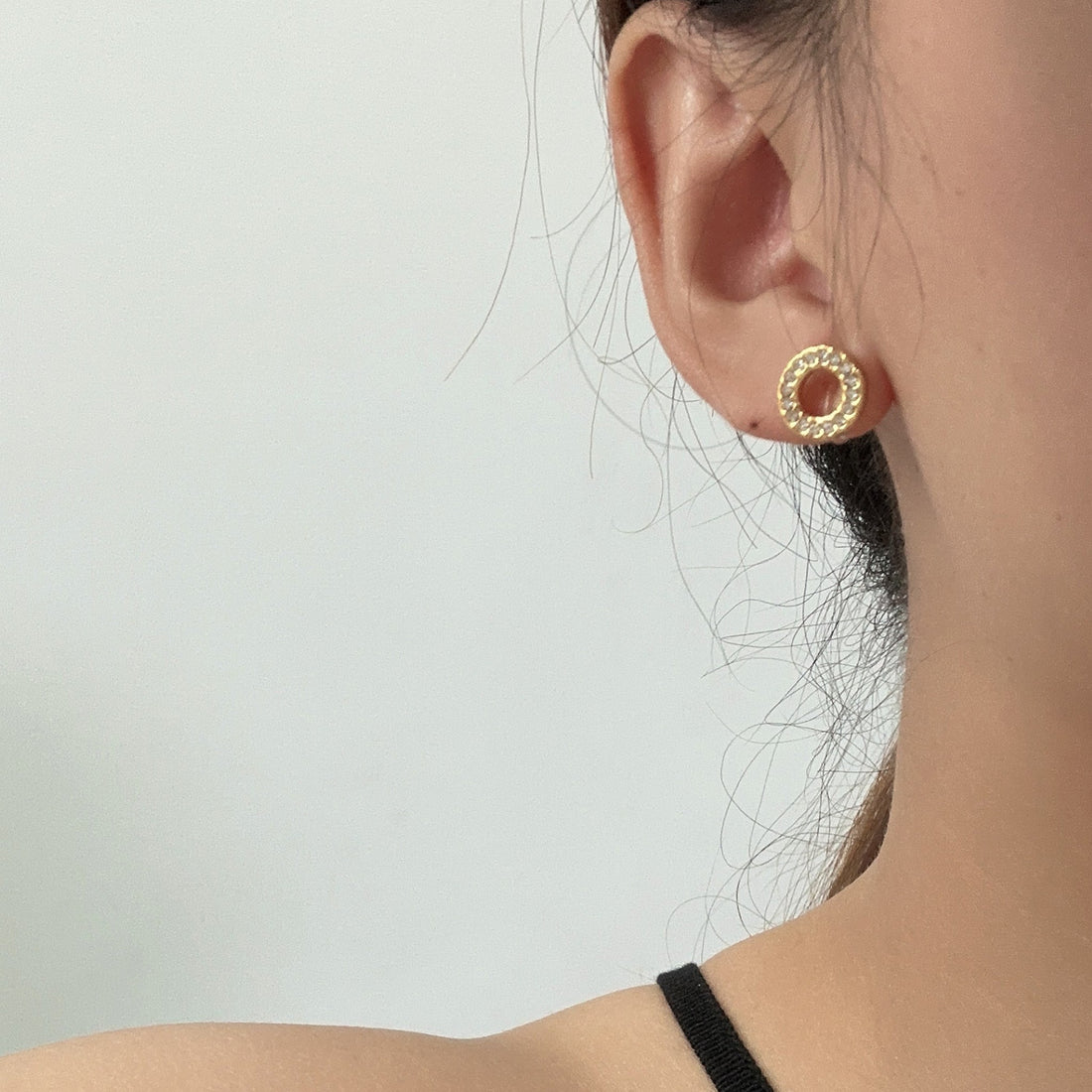Diamond-set circle Clip-On Stud Earrings - Gold - SOMIY
