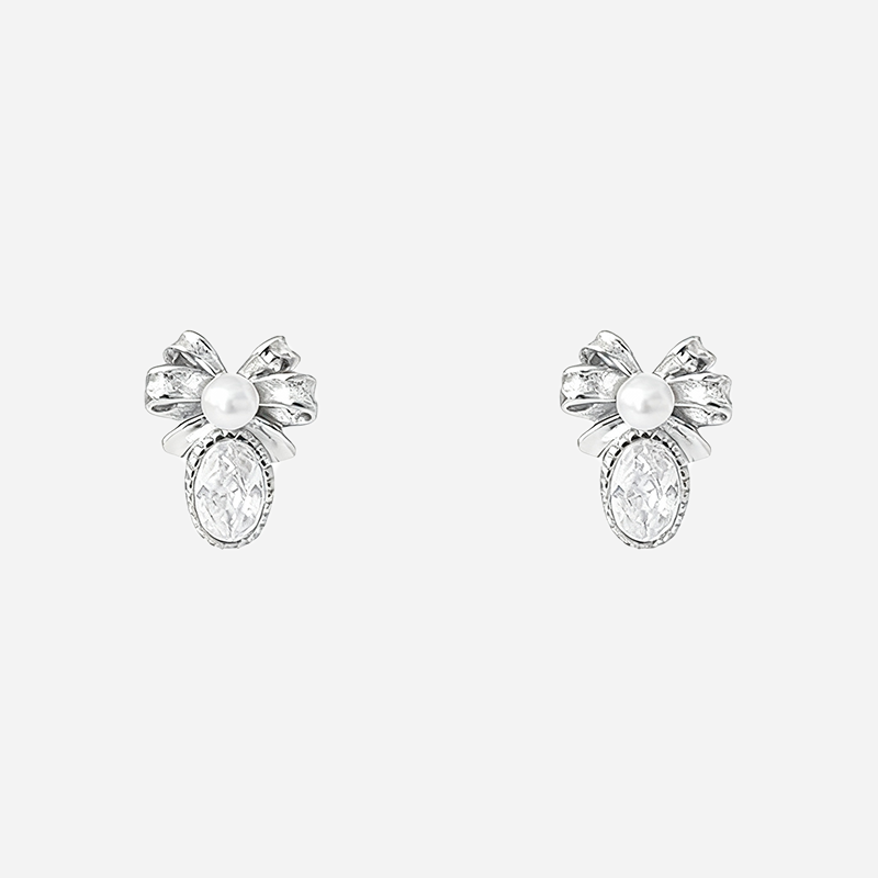 Bow with pearls and diamonds Clip-On Stud Earrings