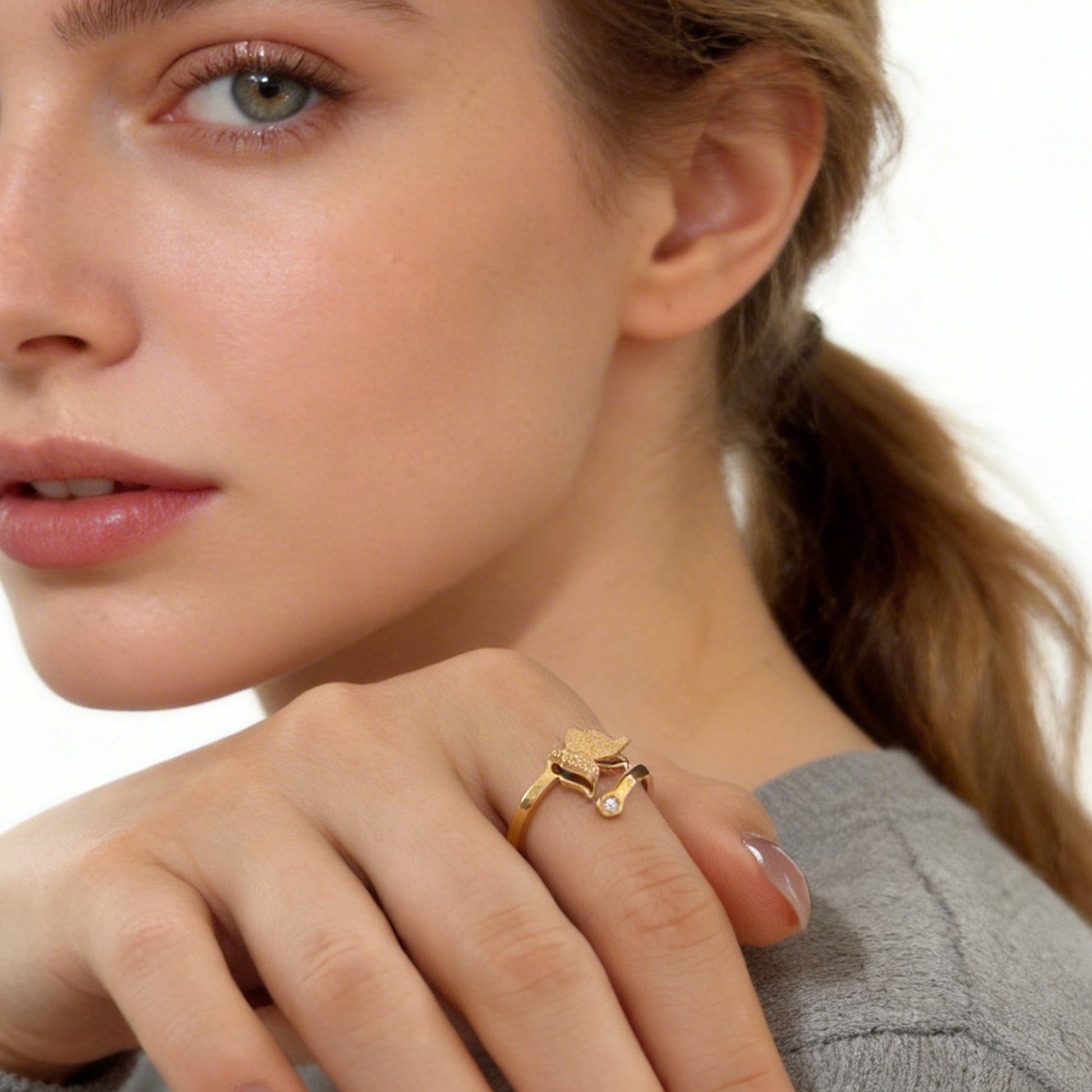 Exquisite Sparkling Diamond-Set Open Ring in 18K gold and silver by SOMIY.