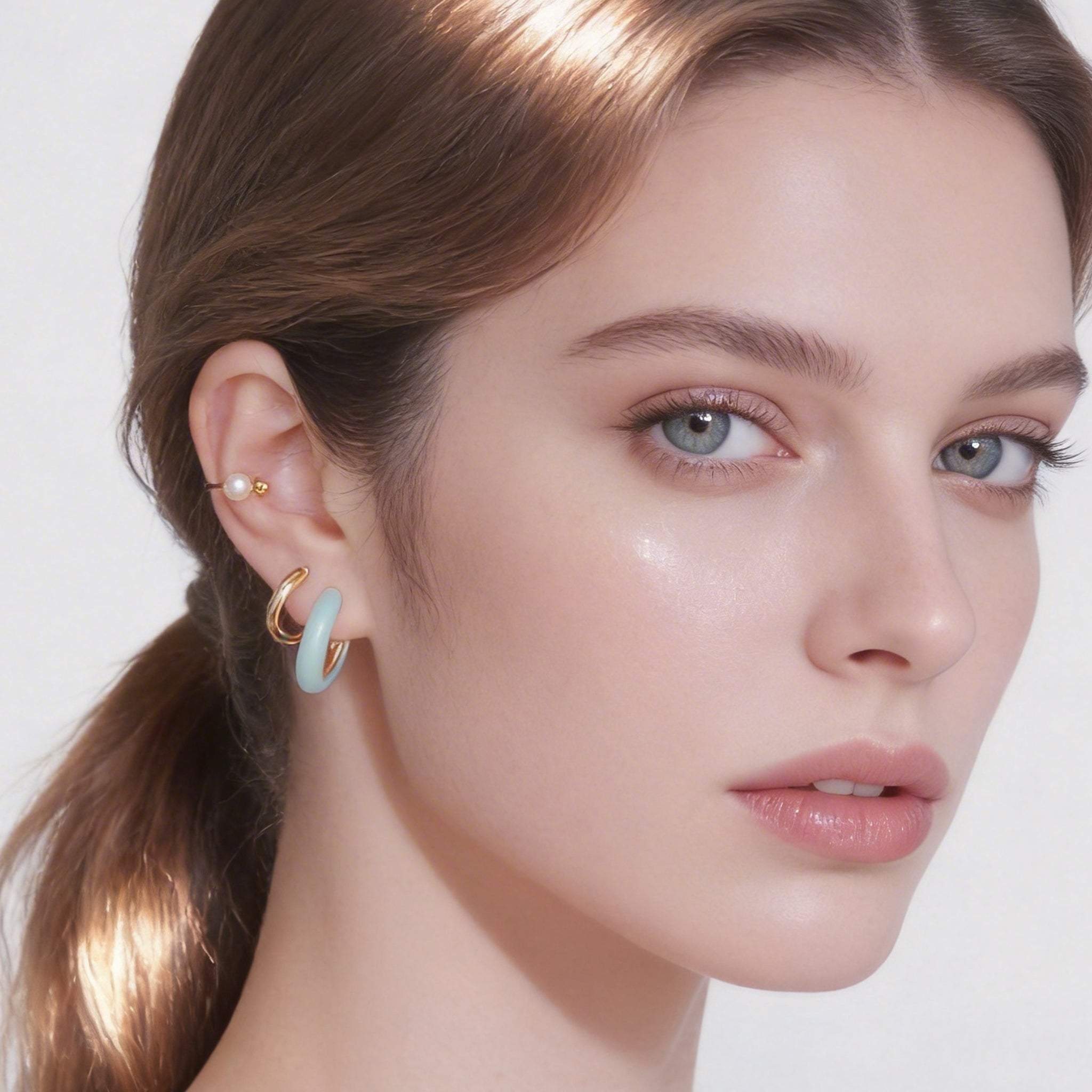 Polished Classic Daily Hoop Clip-On Earrings image 4 by SOMIY