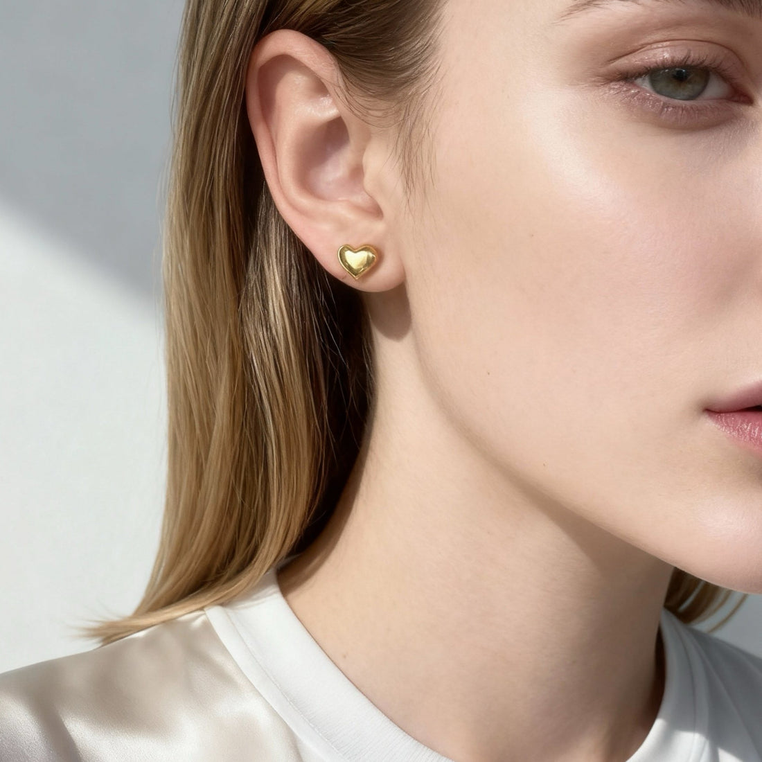 Gold Resinstud clip-on earrings by SOMIY – pain-free non-pierced jewelry for everyday wear