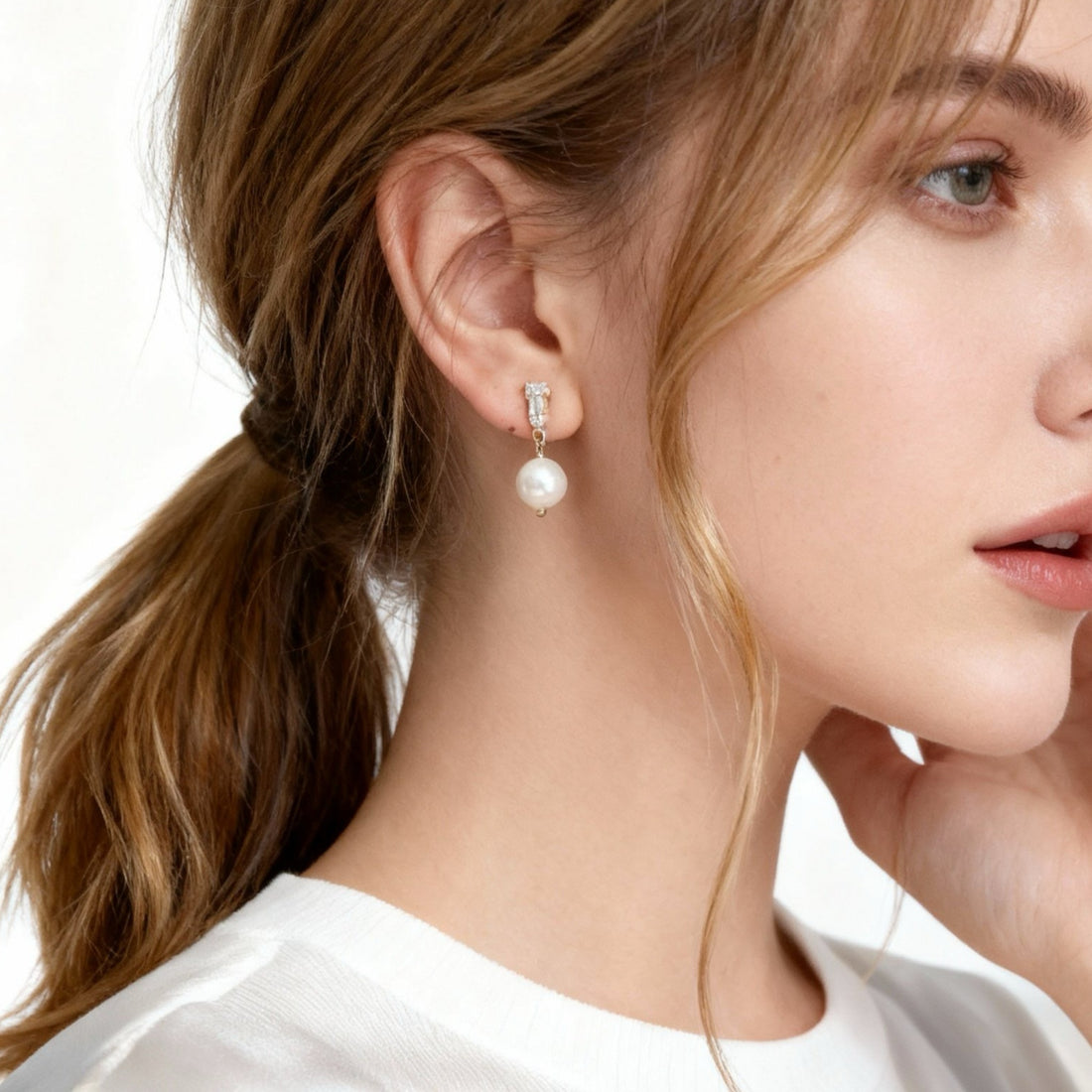 Gold Pearl Resin Crystalhoop clip-on earrings by SOMIY – pain-free non-pierced jewelry for everyday wear