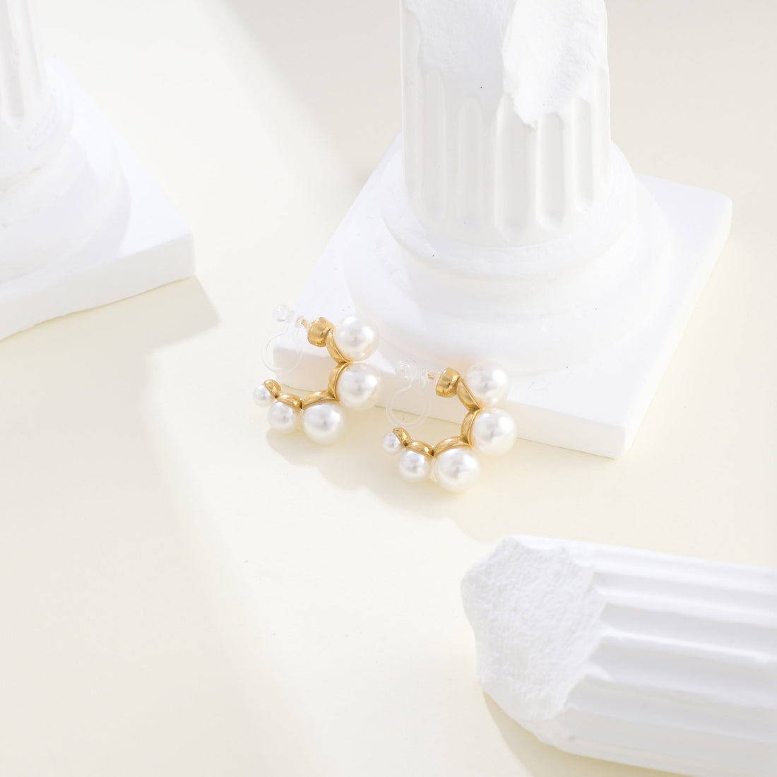 Gold Pearl Resinhoop clip-on earrings by SOMIY – pain-free non-pierced jewelry for everyday wear