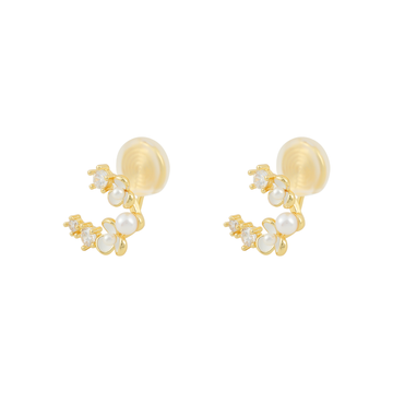 Essential Polished Clip-On Hoop Earrings in 18K gold plating by SOMIY.