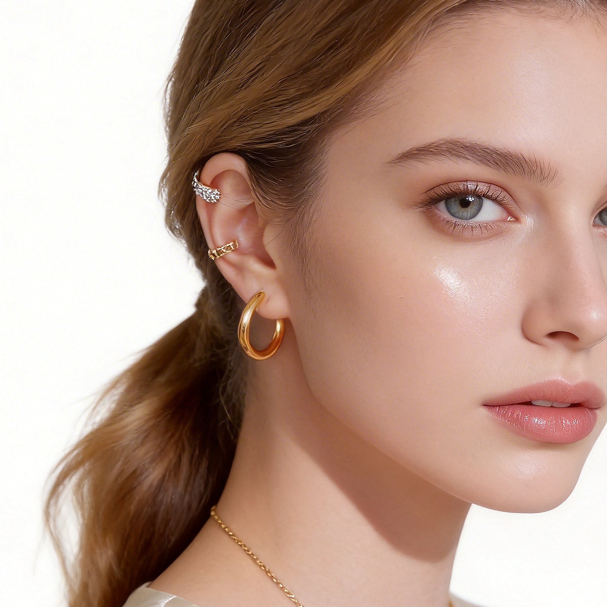 Essential Sparkling Diamond-Set Ear Cuff image 4 by SOMIY