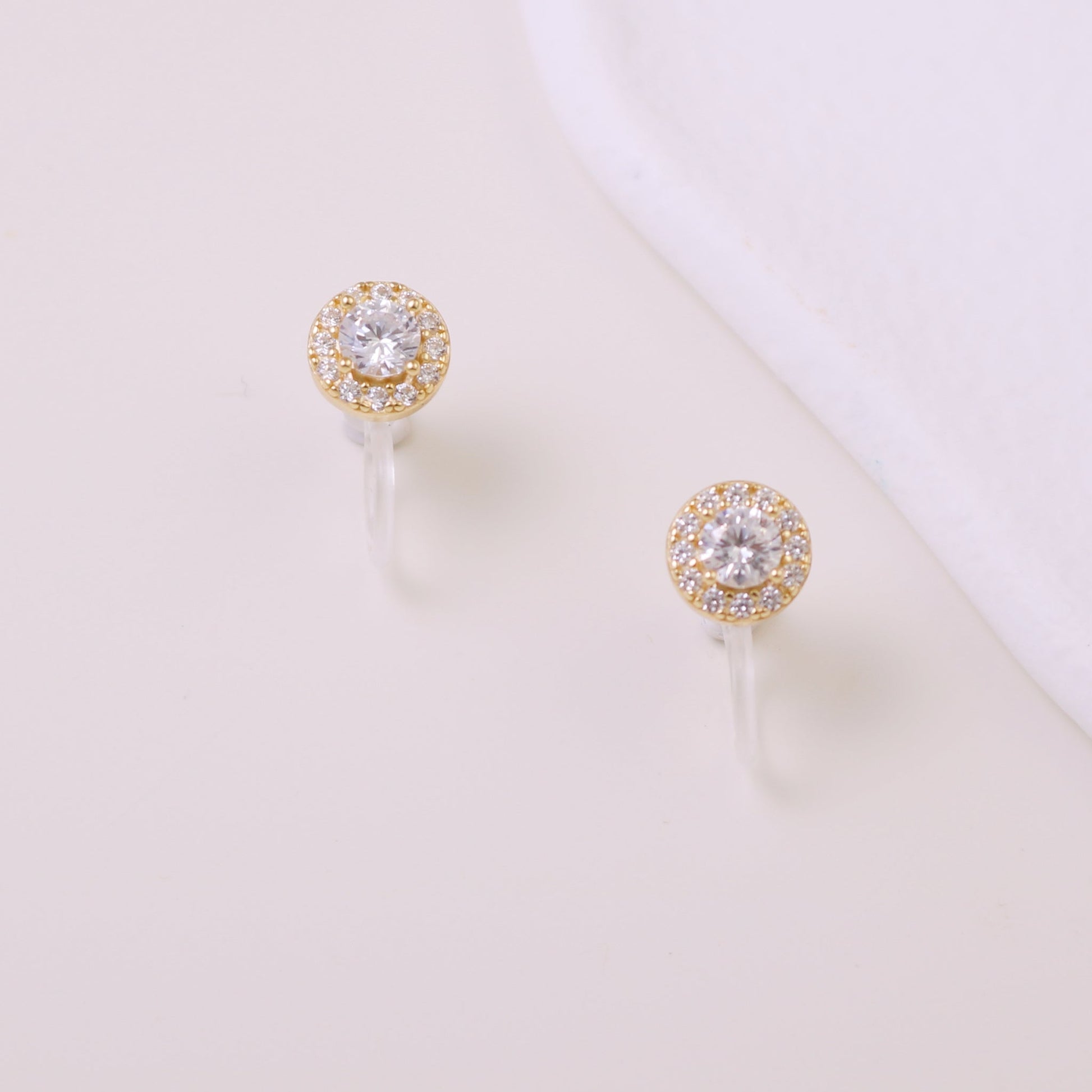 clip-on earrings by SOMIY – pain-free non-pierced jewelry for everyday wear