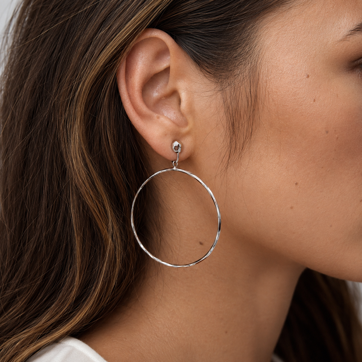 Large Thin Hoop with Wave Pattern Clip-On Earrings image SOMIY
