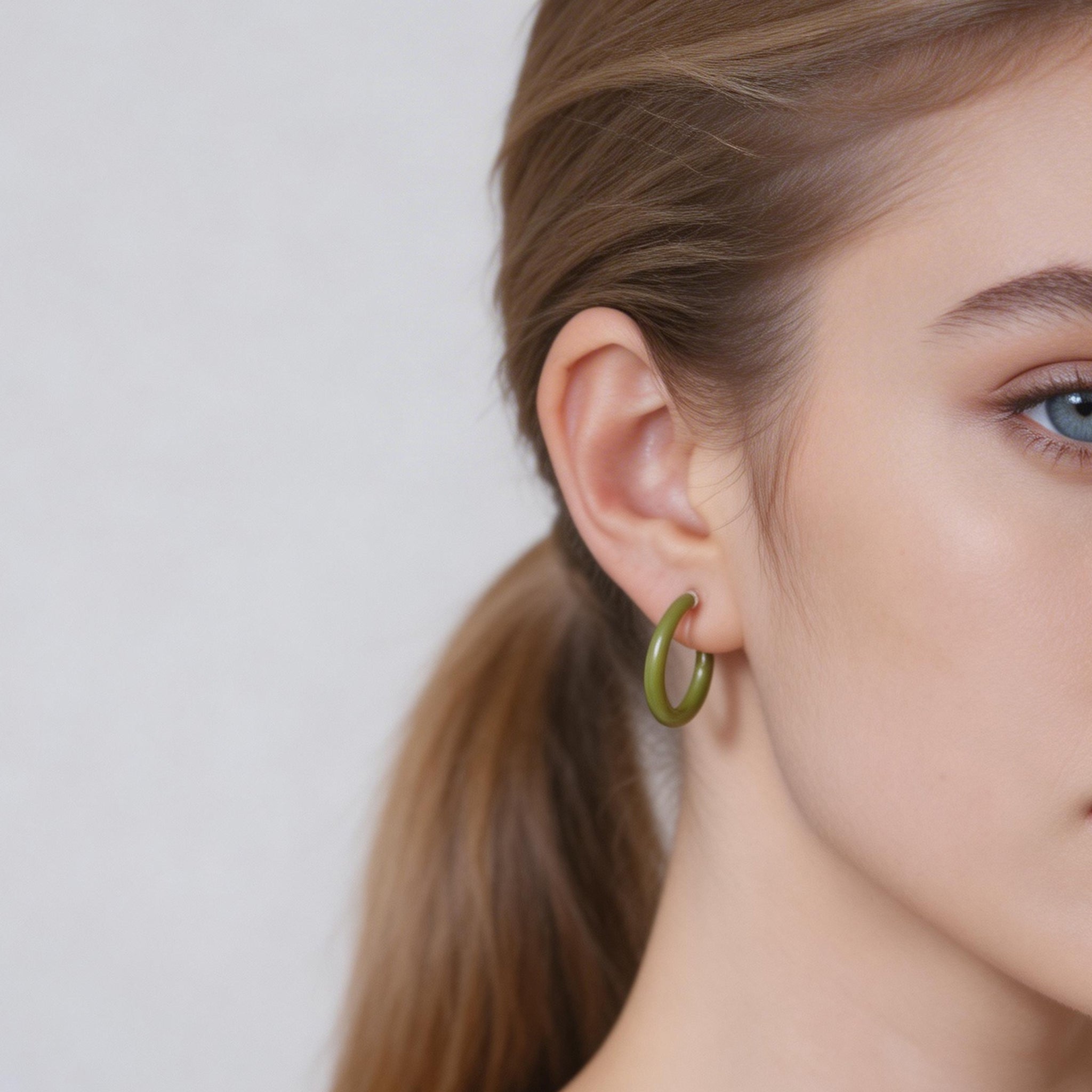 オリーブグリーン キャンディチューブ クリップオン フープイヤリング