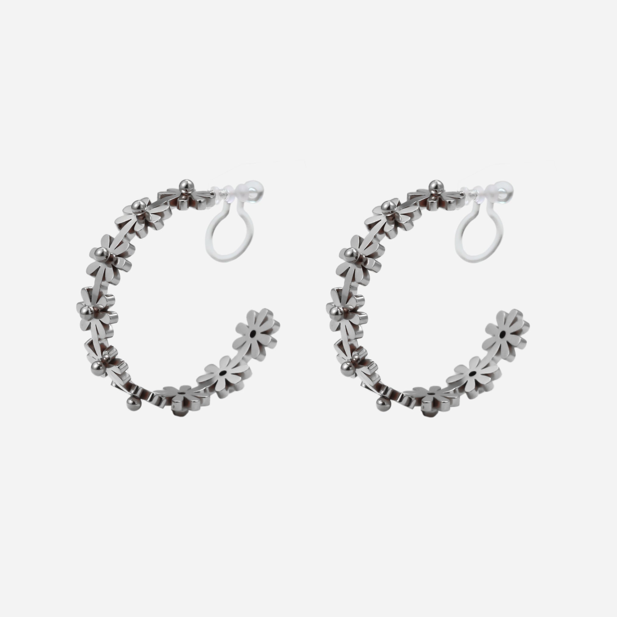 Goldhoop clip-on earrings by SOMIY – pain-free non-pierced jewelry for everyday wear