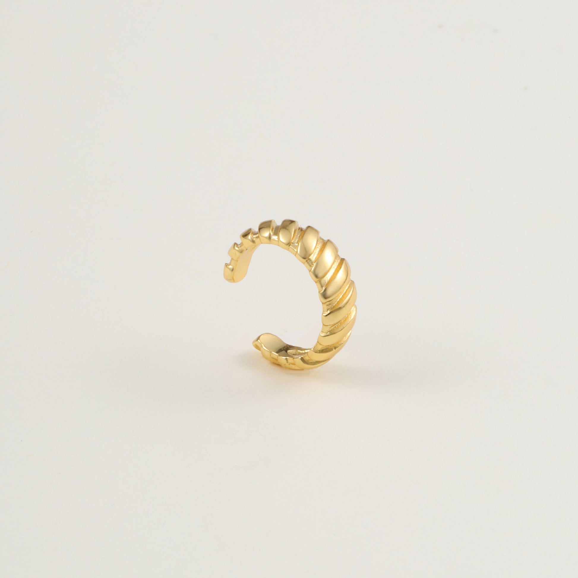 ear cuff by SOMIY – modern non-pierced jewelry for all-day comfort