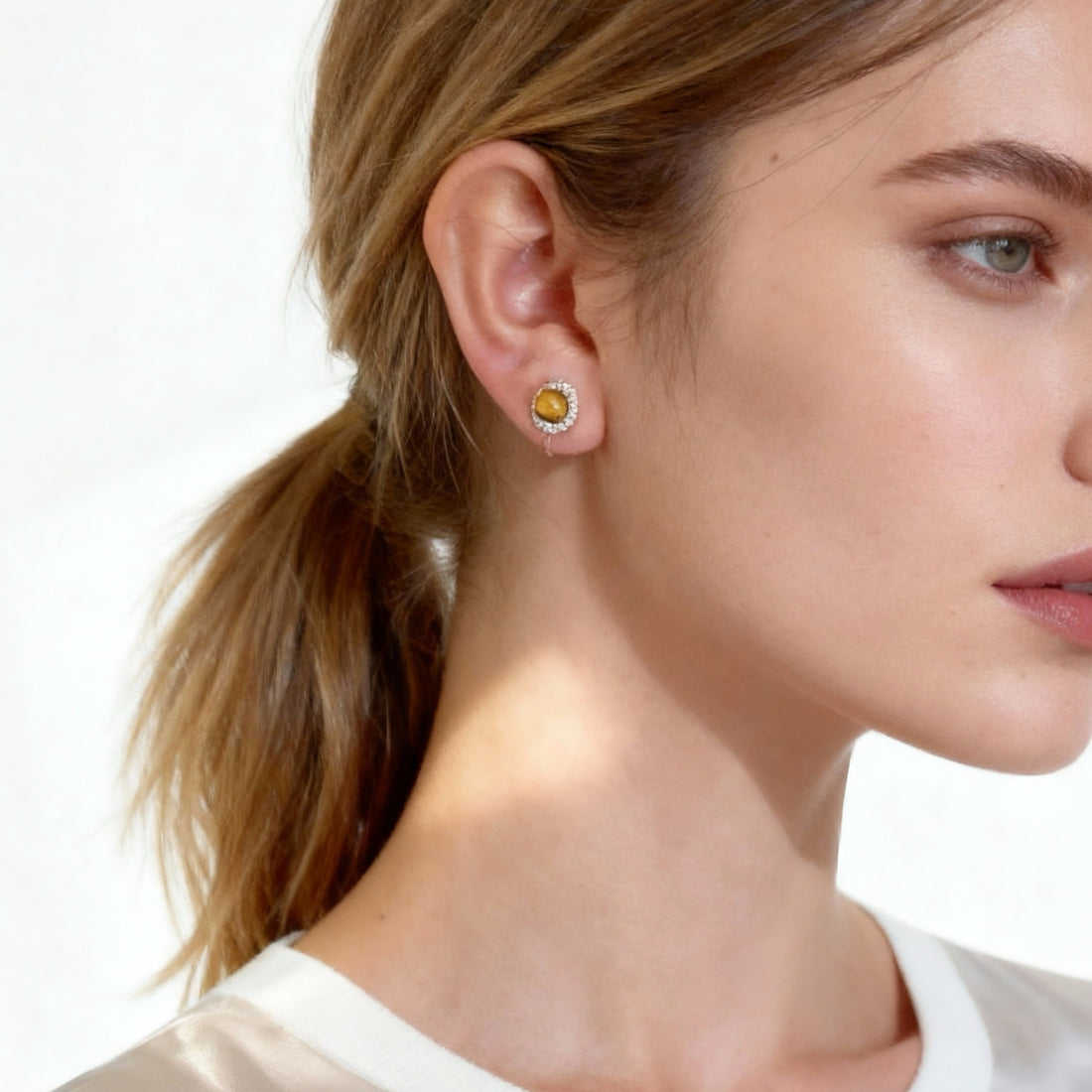 Silver Resinstud clip-on earrings by SOMIY – pain-free non-pierced jewelry for everyday wear