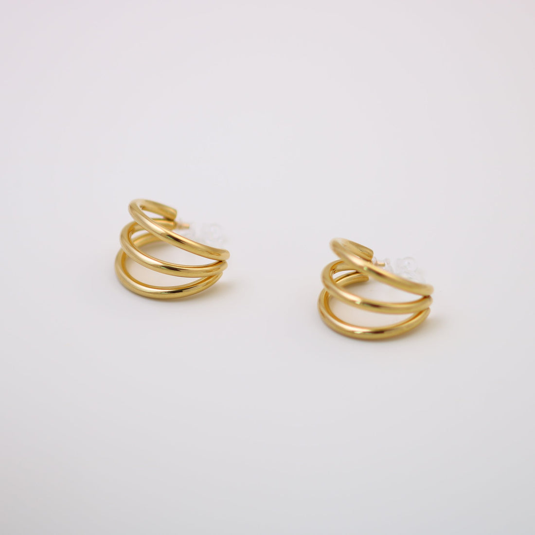 Gold Resinhoop clip-on earrings by SOMIY – pain-free non-pierced jewelry for everyday wear