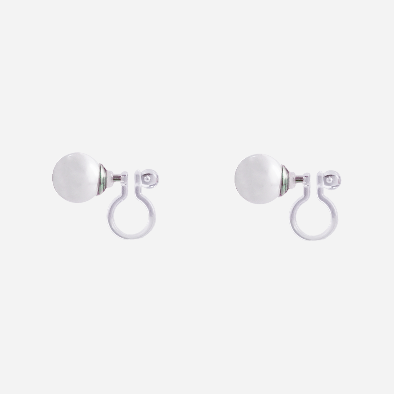 Medium pearl Clip-on Stud Earrings