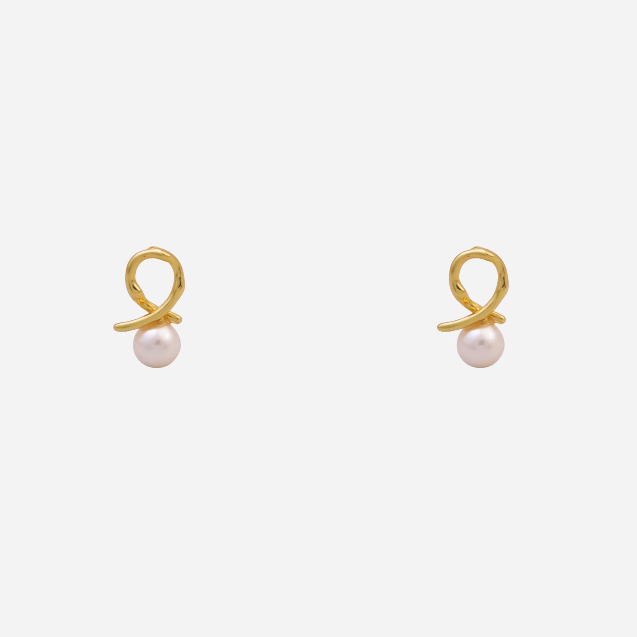 Gold Pearl Resinstud clip-on earrings by SOMIY – pain-free non-pierced jewelry for everyday wear