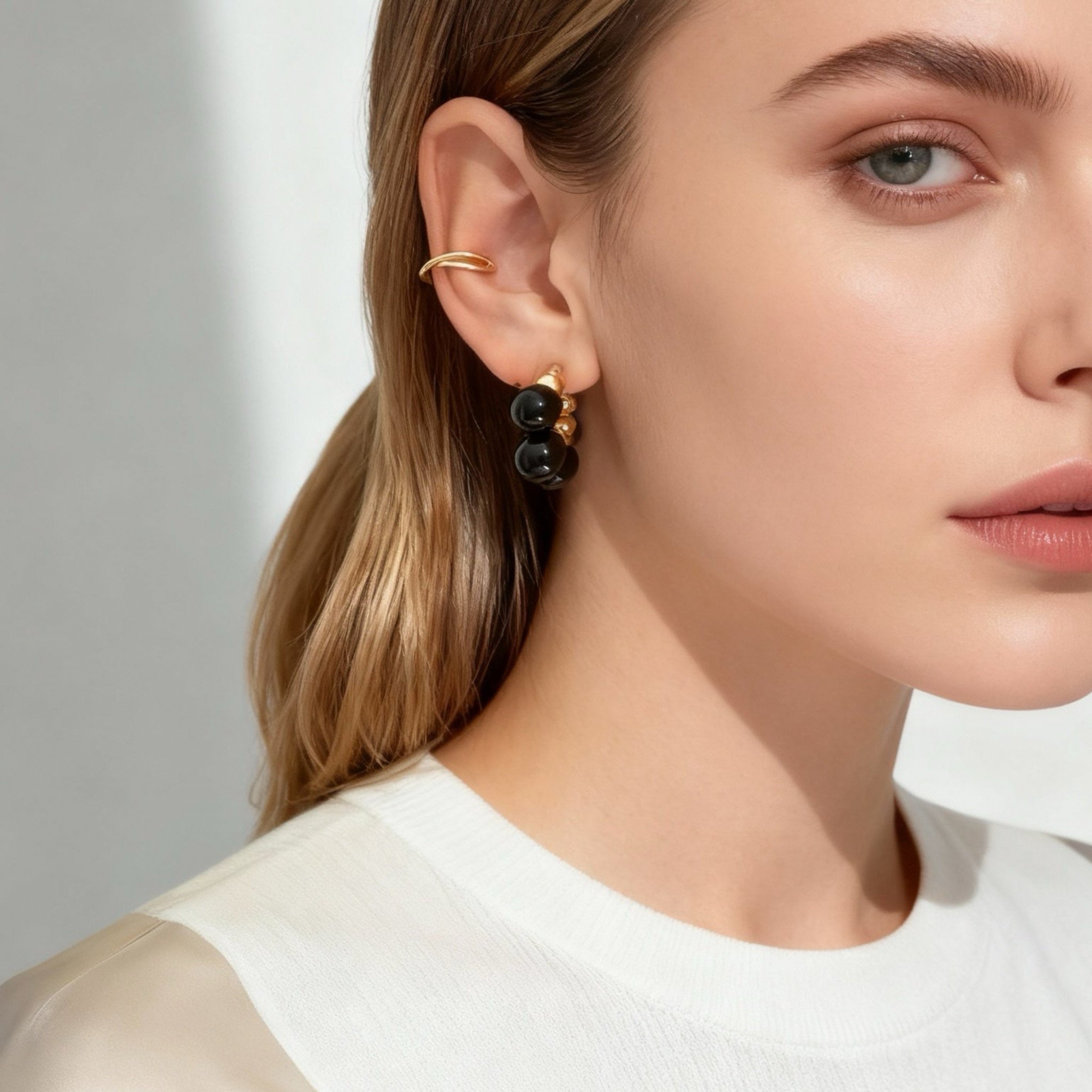 Black Pearls Clip-On Hoop Örhängen - Guld