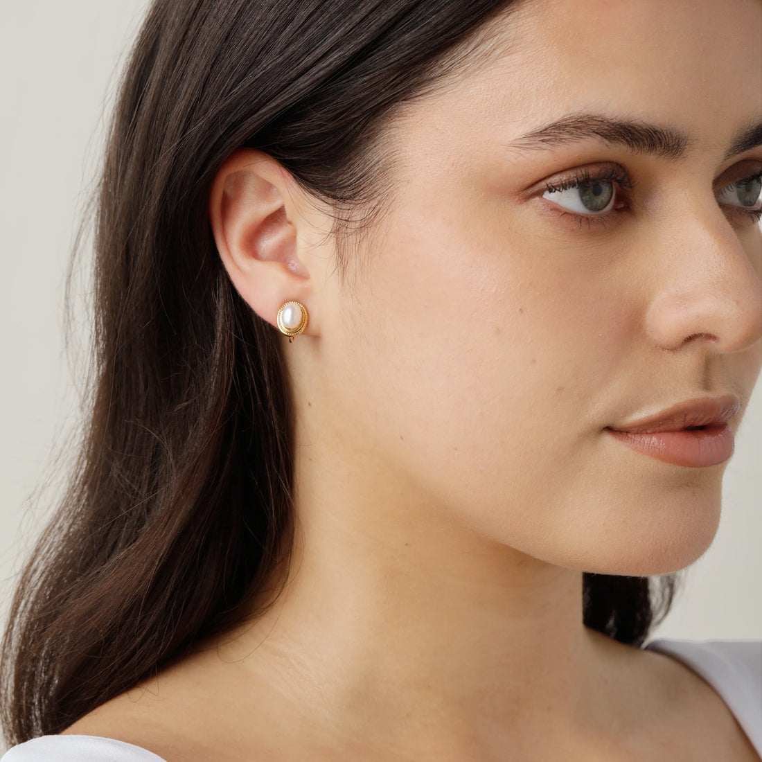 Round Button Pearl Clip-On Earrings - SOMIY