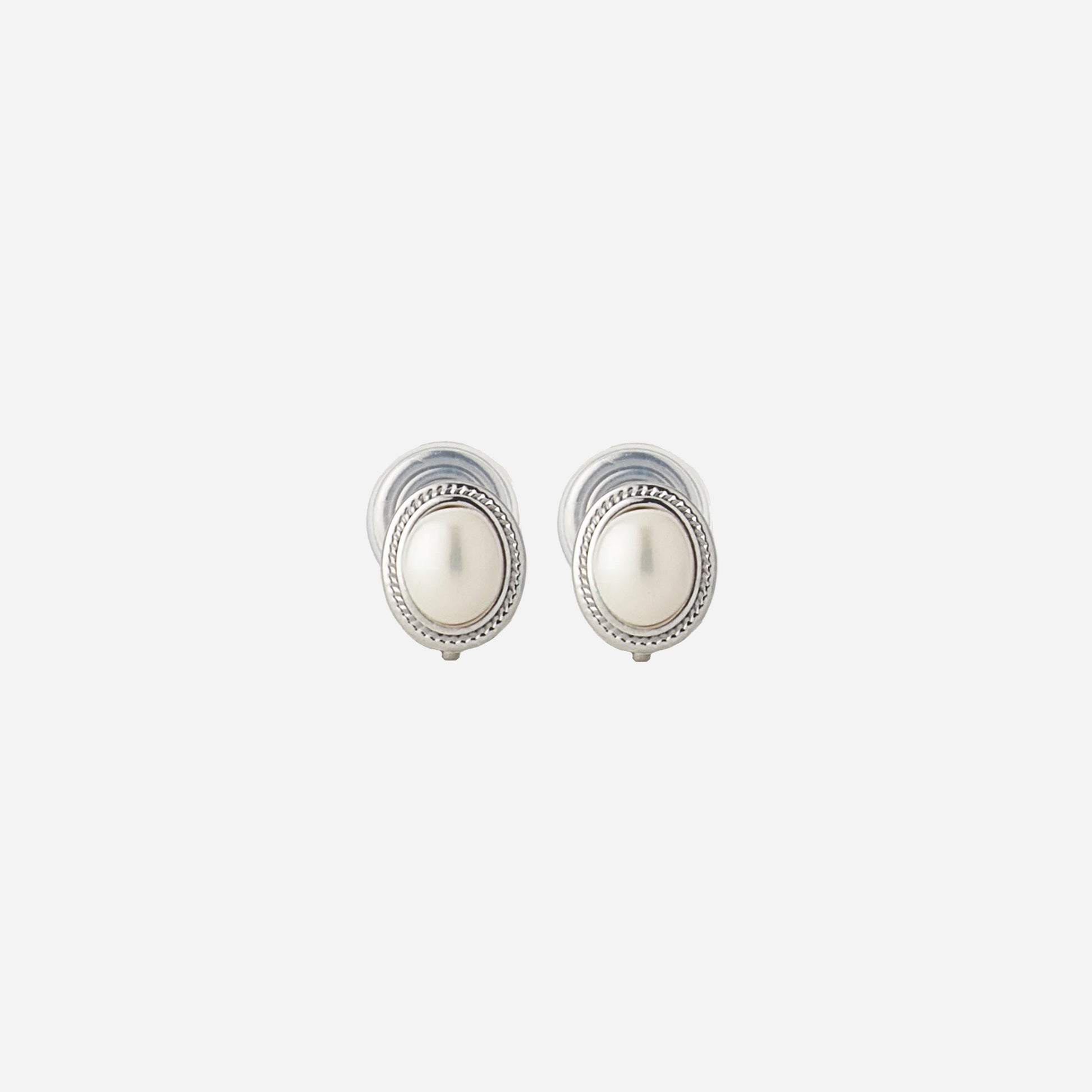 Round Button Pearl Clip-On Earrings - SOMIY