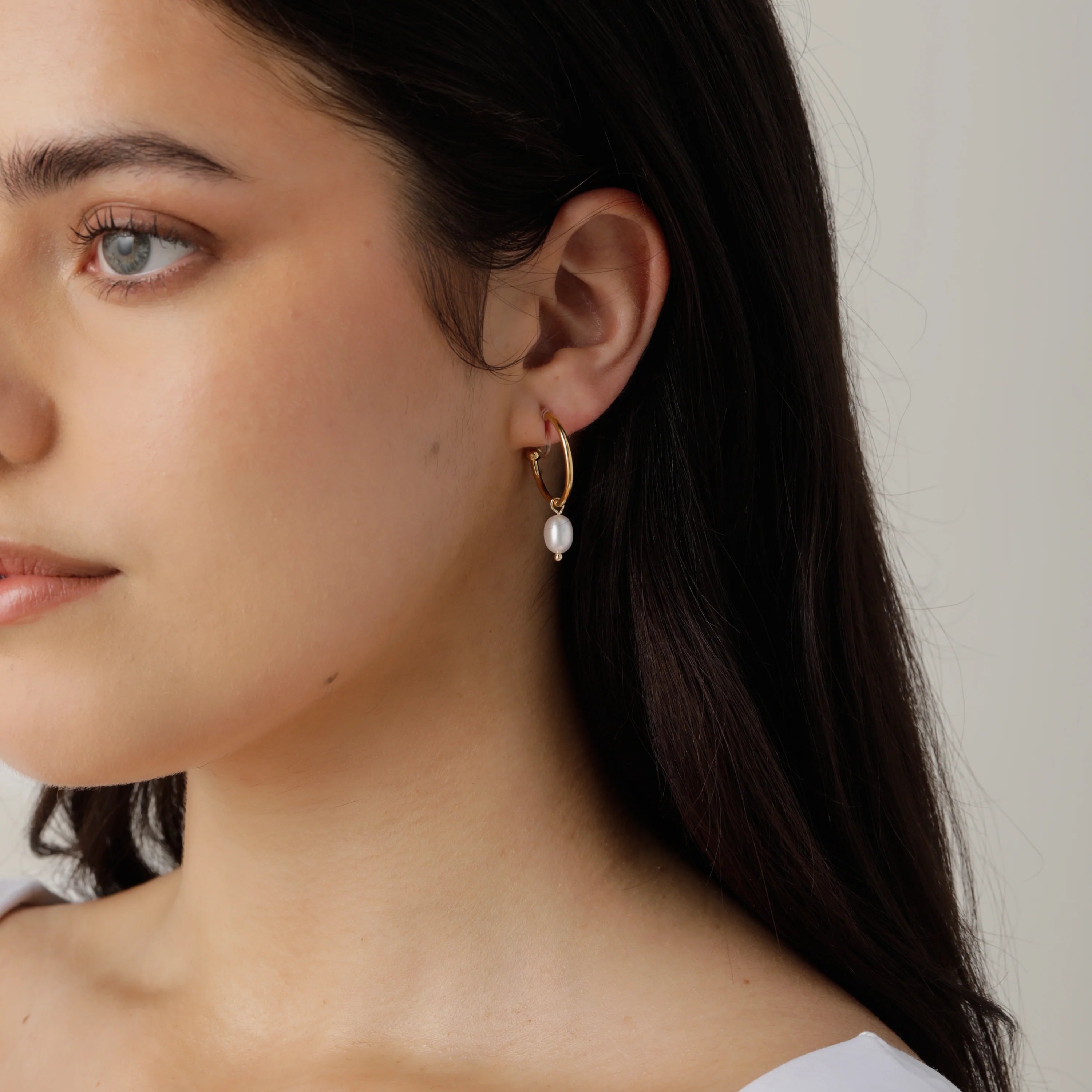 Minimalist Pearl Drop Clip-On Earrings - SOMIY