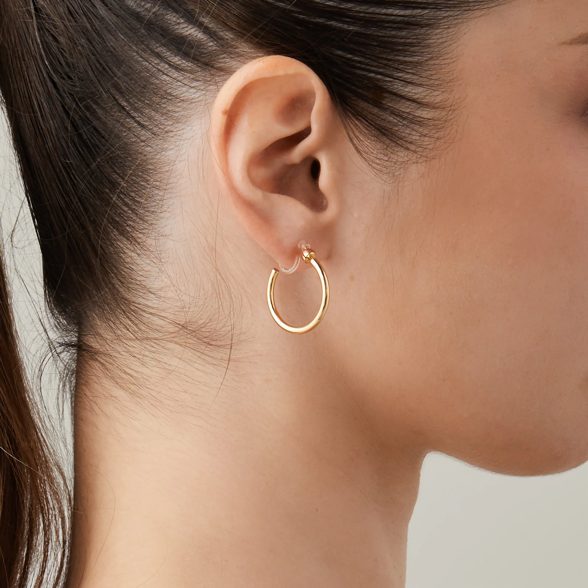 Sleek C-Hoop Clip-On Earrings - SOMIY