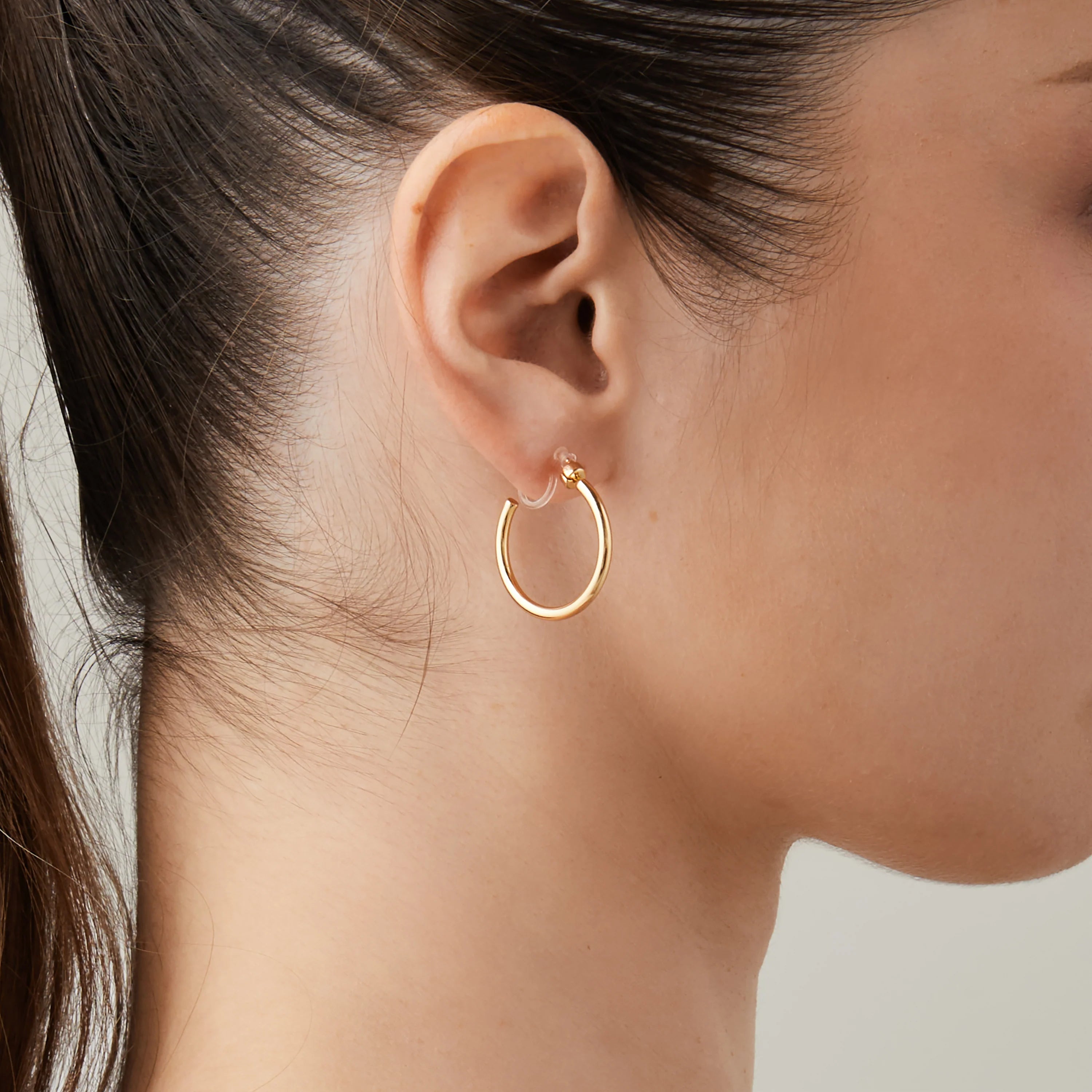 Sleek C-Hoop Clip-On Earrings - SOMIY