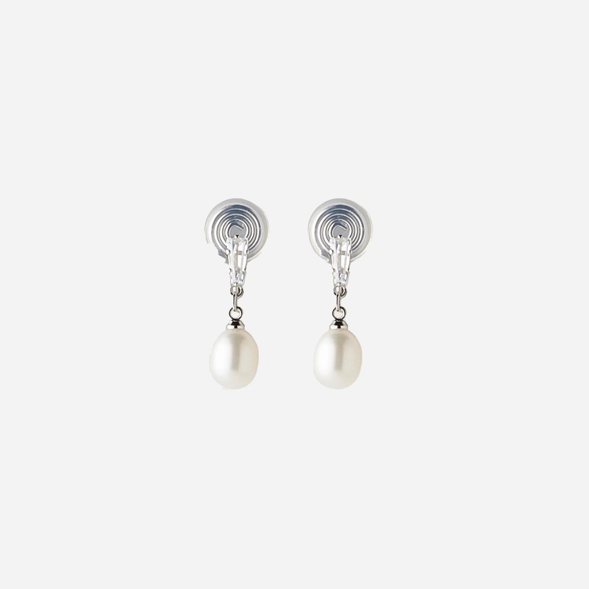 clip-on earrings by SOMIY – pain-free non-pierced jewelry for everyday wear