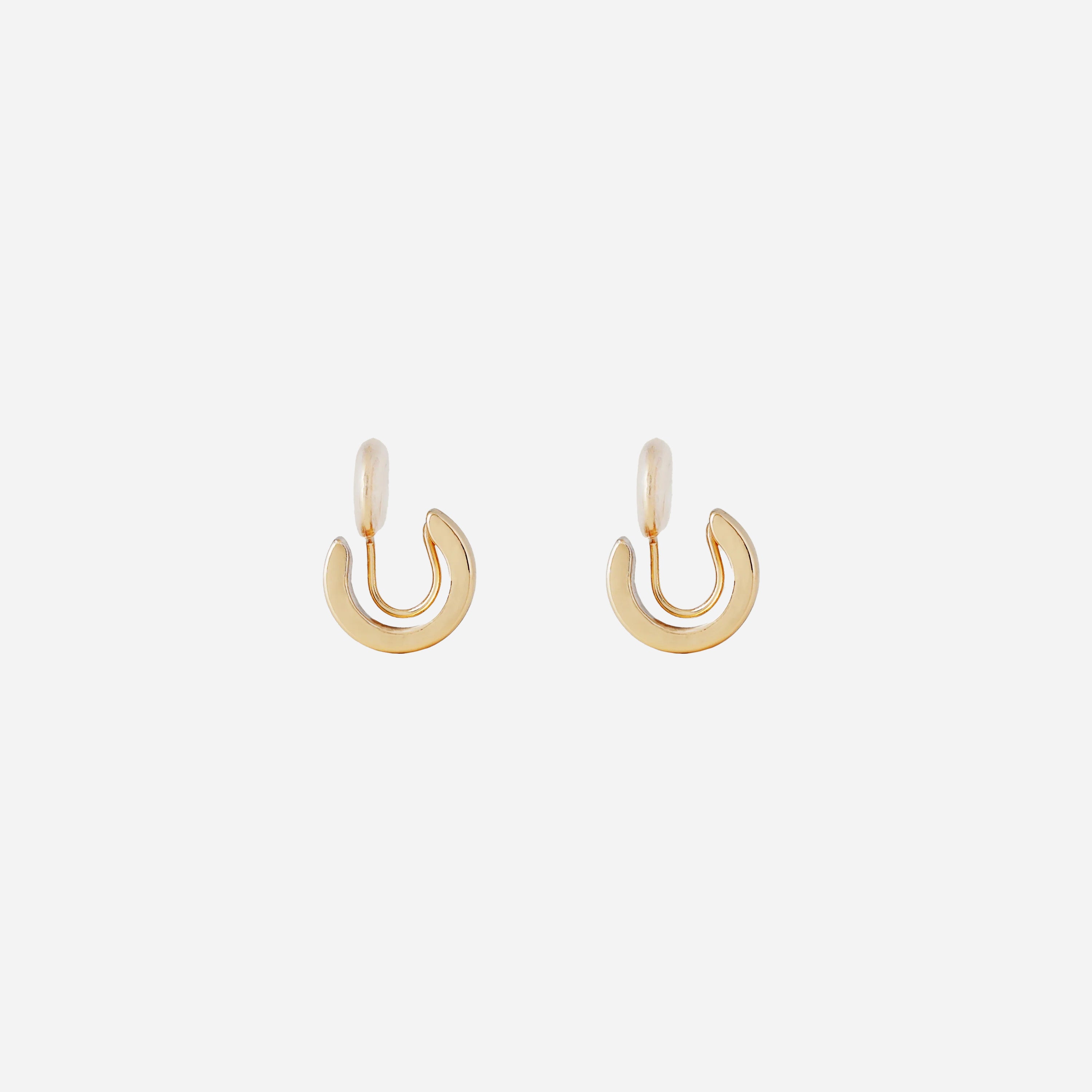 Ribbed Huggie Clip-On Earrings - SOMIY