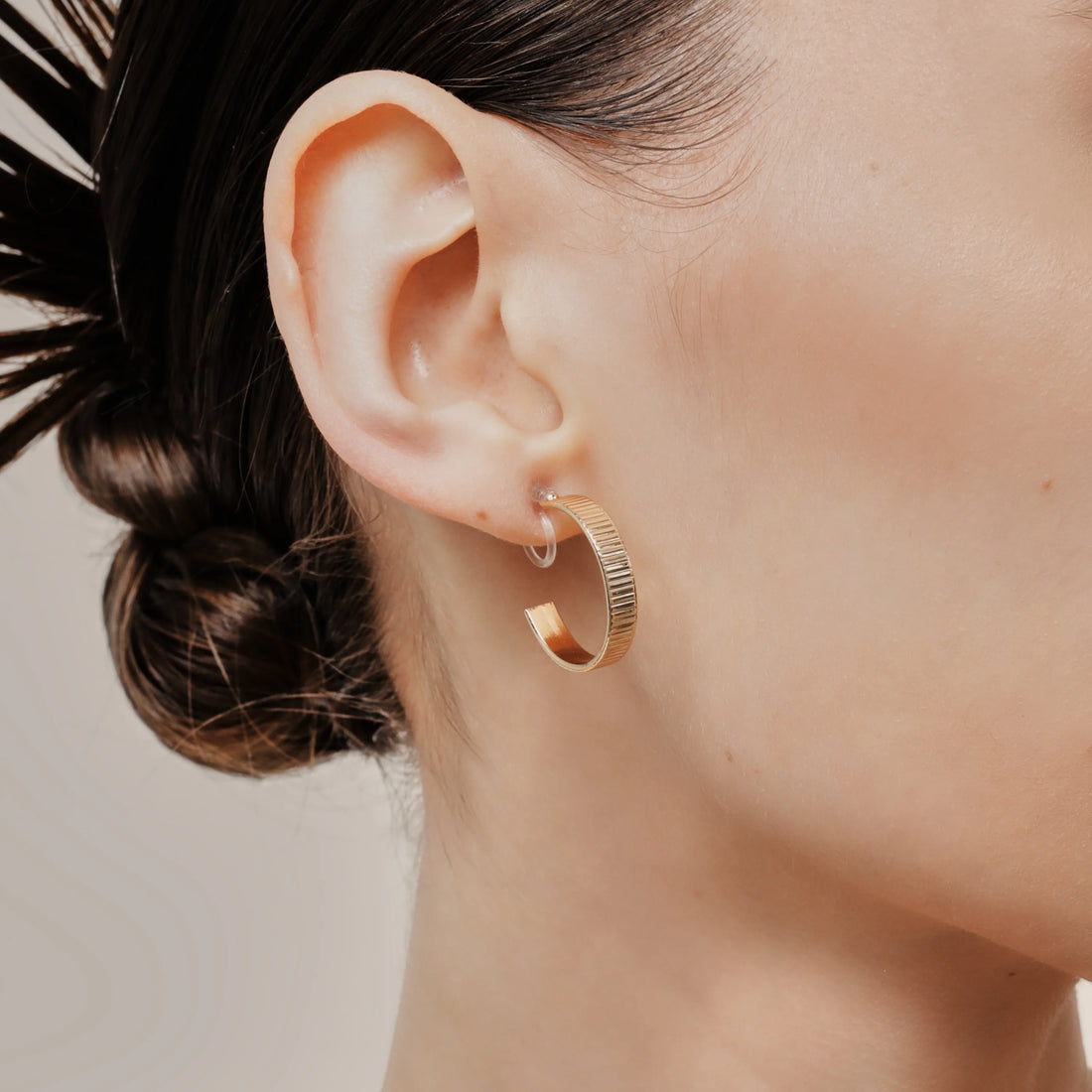Textured Gold C-Hoop Clip-On Earrings - SOMIY
