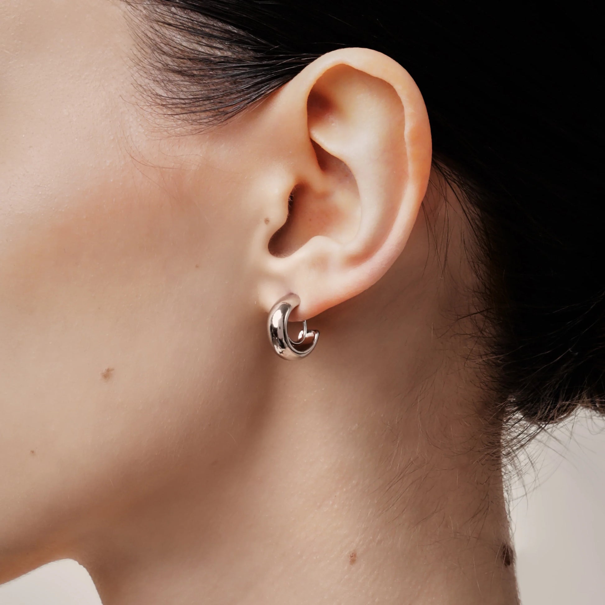 Simple Huggie Clip-On Earrings - SOMIY