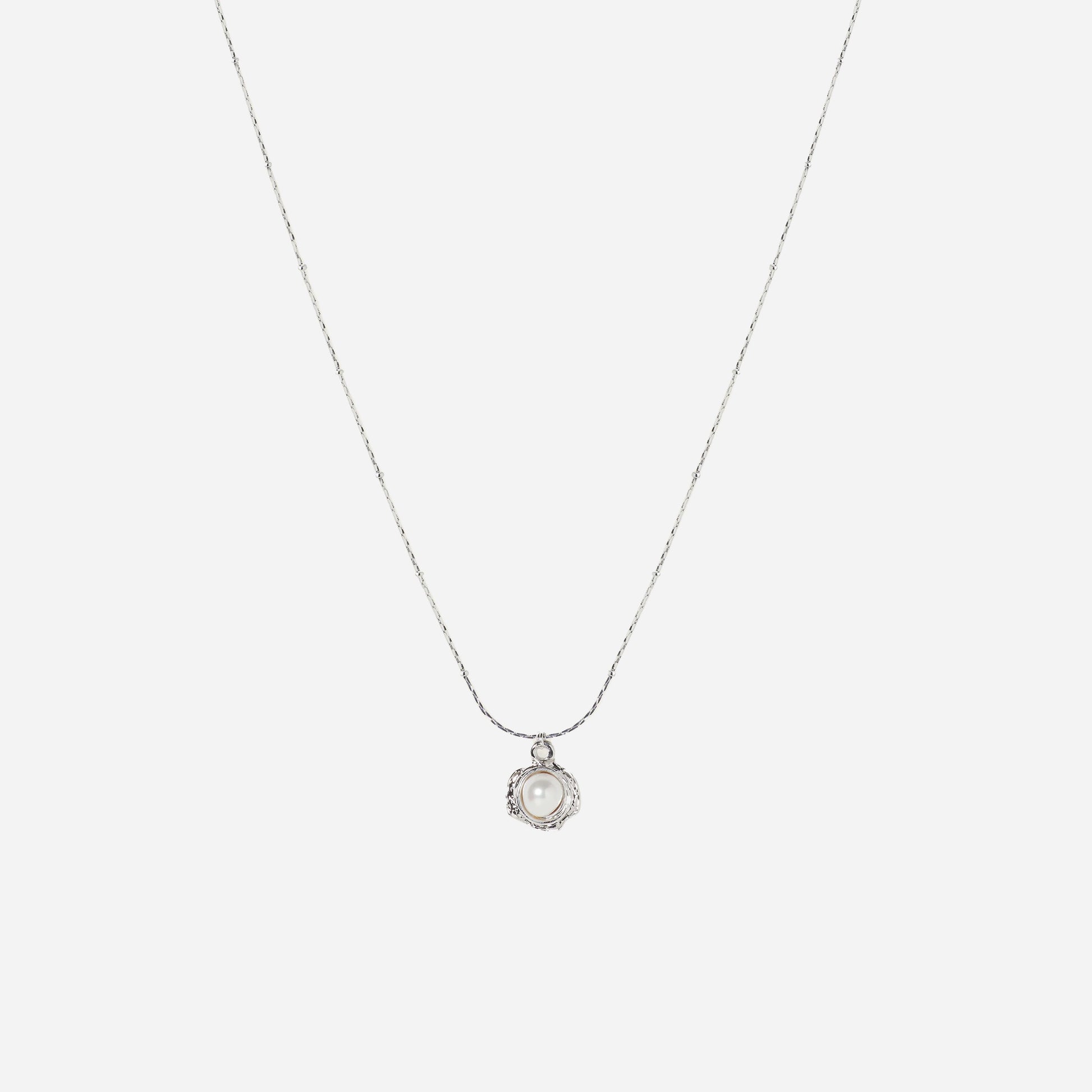Pearlnecklace by SOMIY – minimalist jewelry that pairs with our clip-on earrings