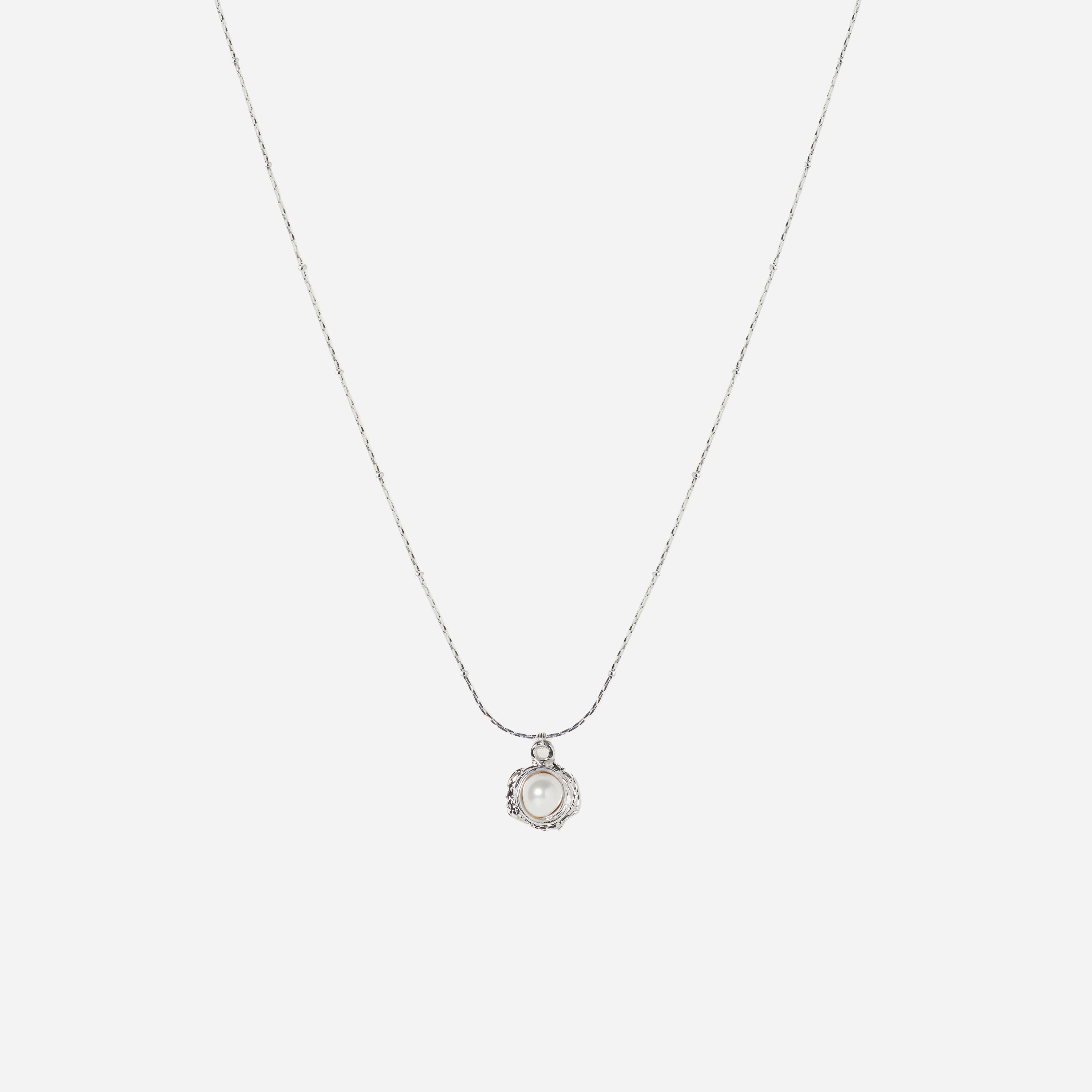 Pearlnecklace by SOMIY – minimalist jewelry that pairs with our clip-on earrings