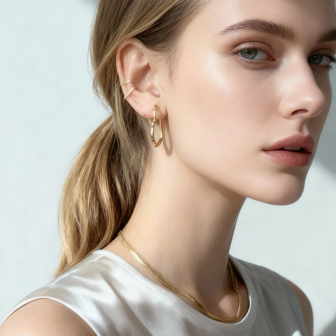 Gold Silverear cuff by SOMIY – modern non-pierced jewelry for all-day comfort