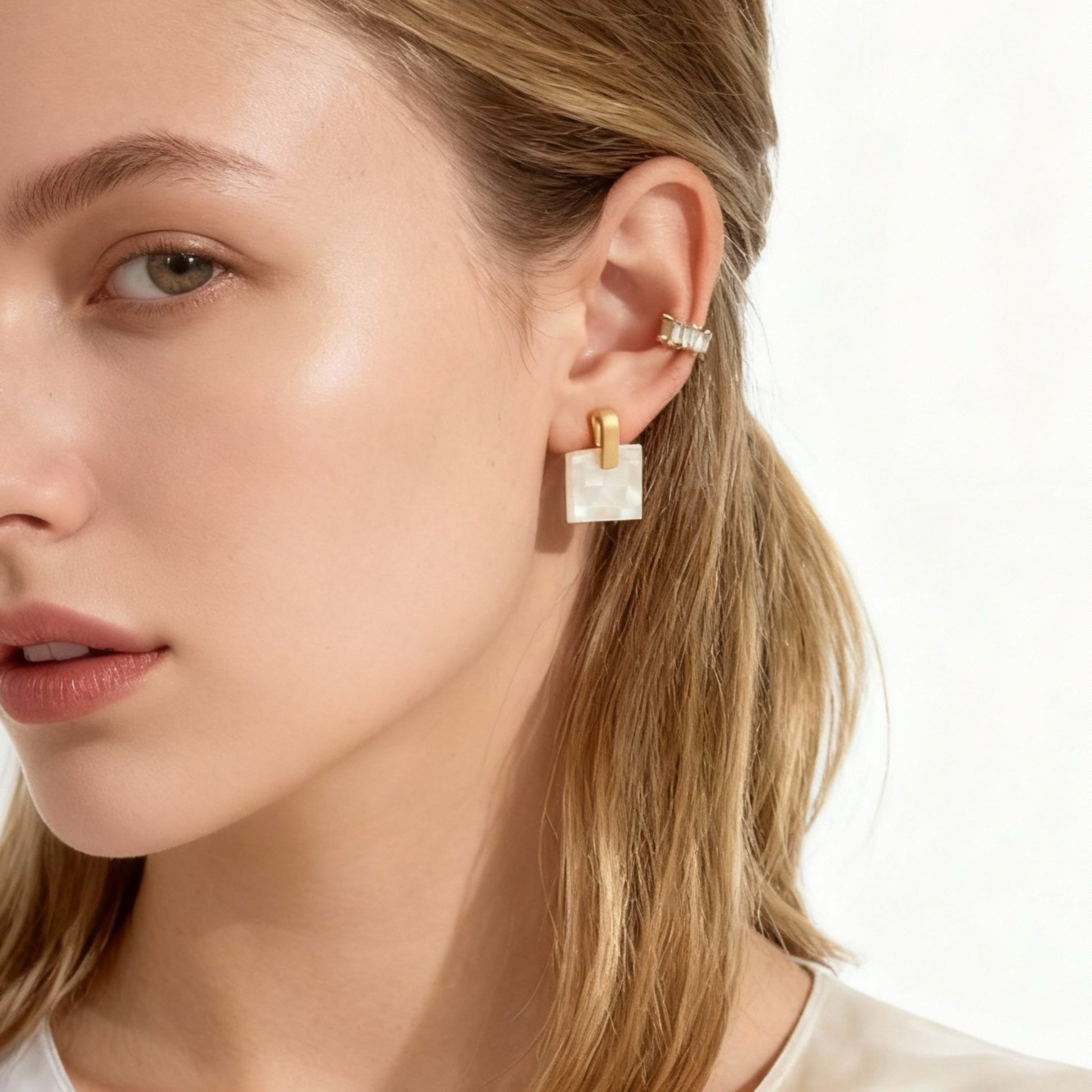 mother-of-pearl knocker Clip-On Stud Earrings - Gold for non-pierced ears – SOMIY