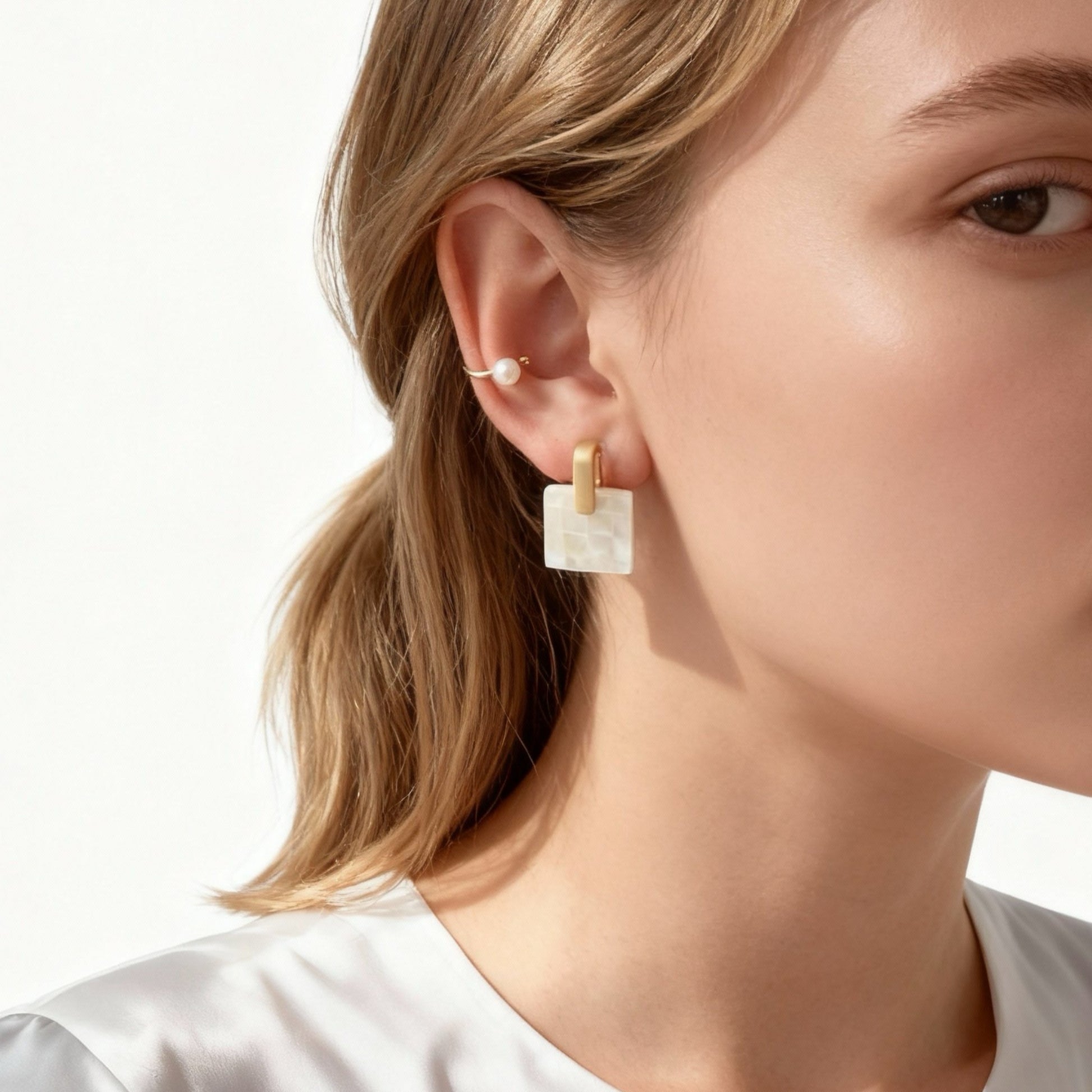 mother-of-pearl knocker Clip-On Stud Earrings - Gold for non-pierced ears – SOMIY