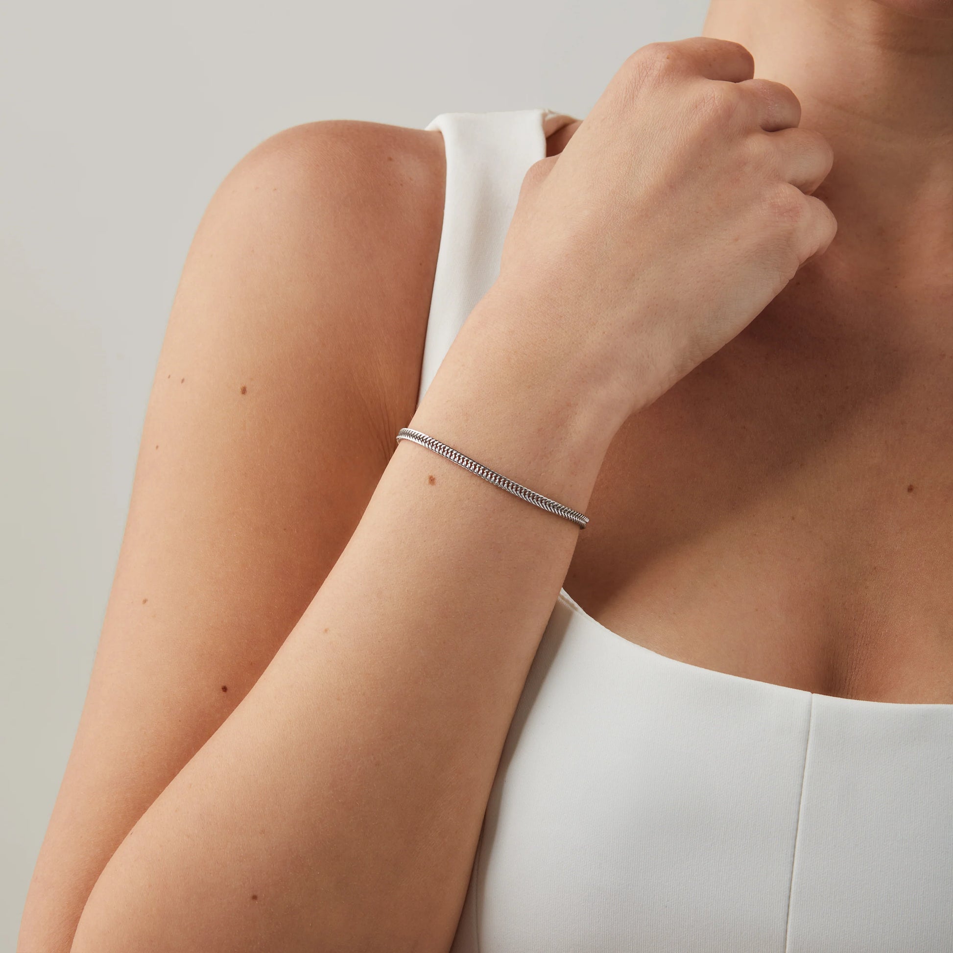 Serpentine Luxe Gold Bracelet - SOMIY