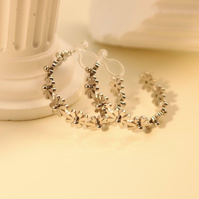 Goldhoop clip-on earrings by SOMIY – pain-free non-pierced jewelry for everyday wear