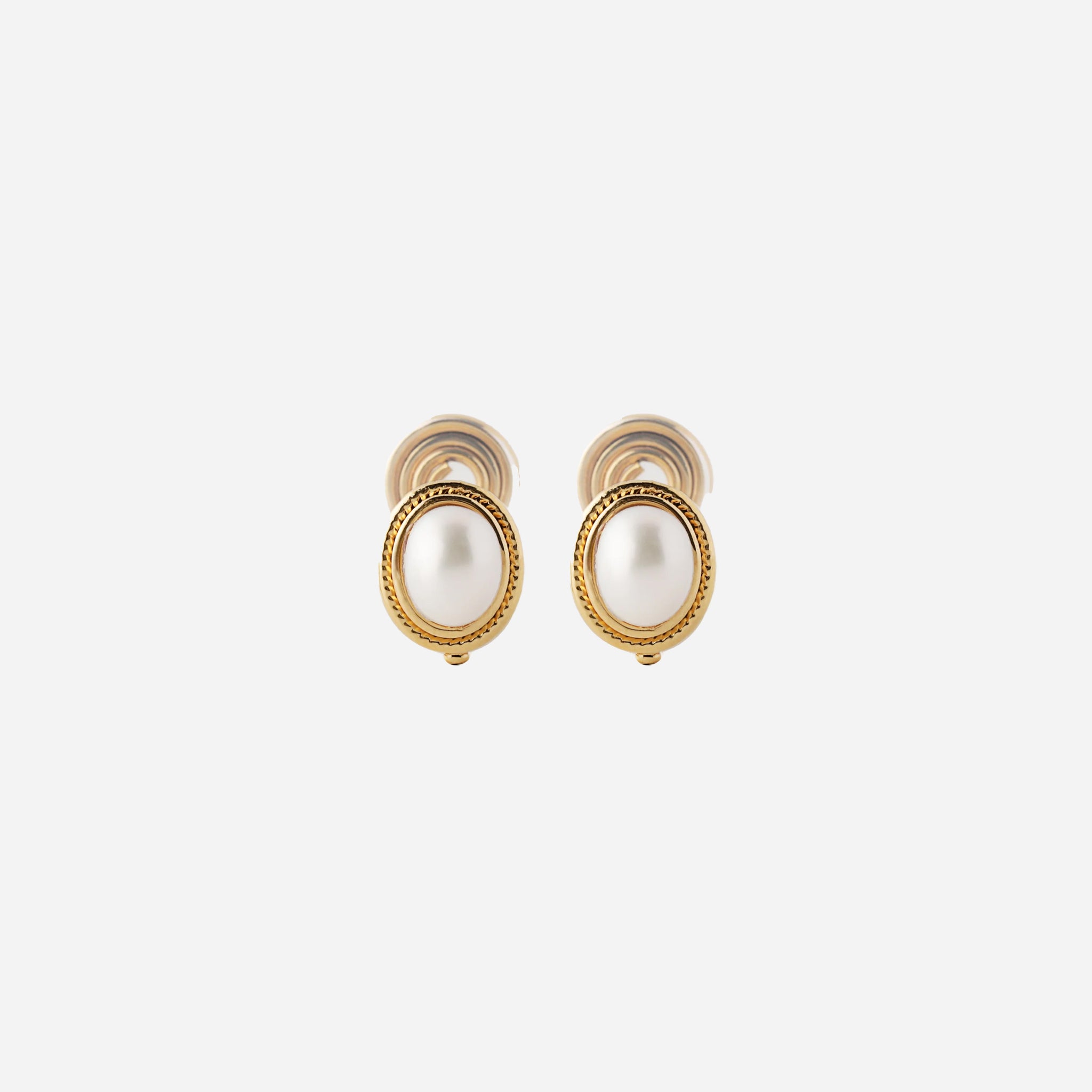 Round Button Pearl Clip-On Earrings - SOMIY
