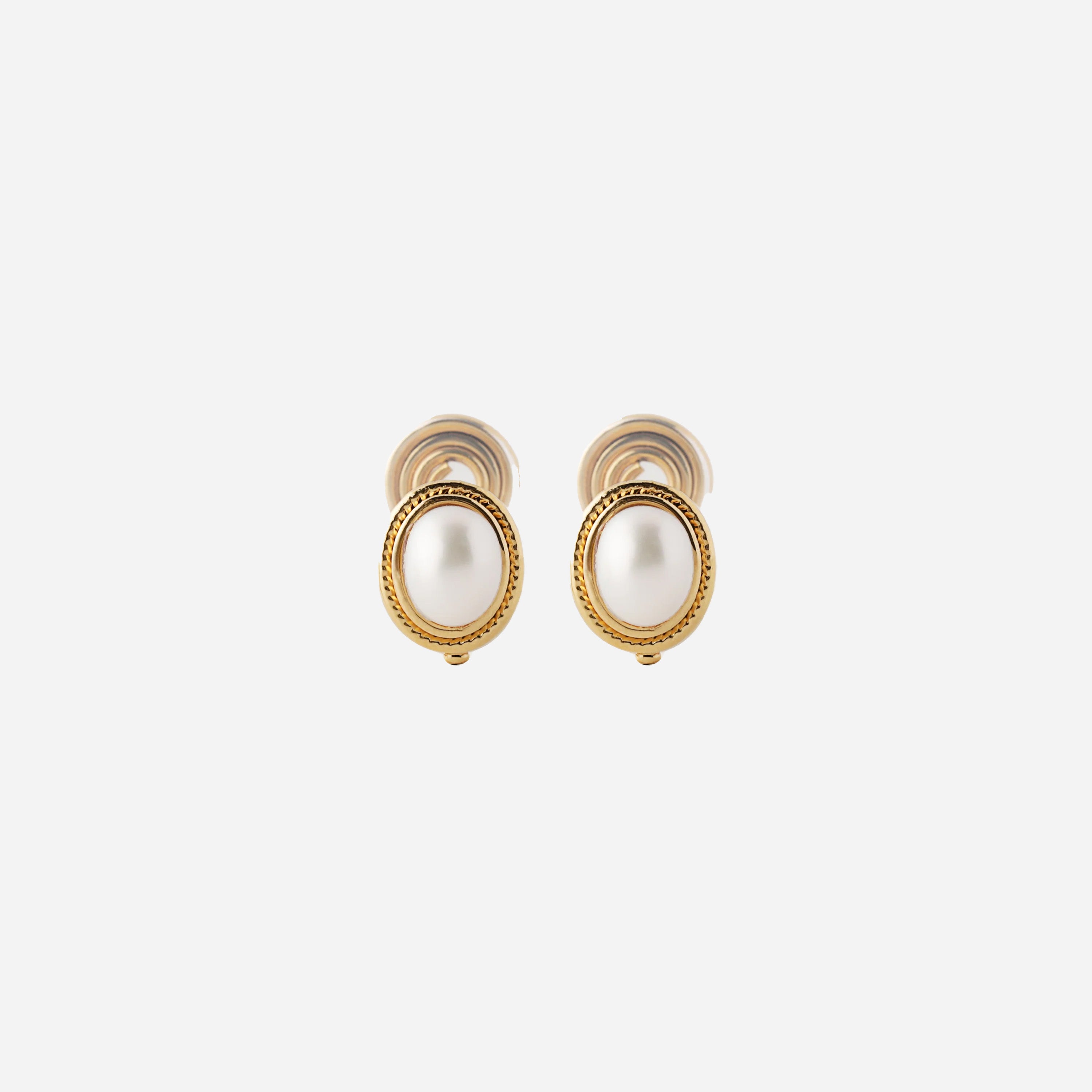Round Button Pearl Clip-On Earrings - SOMIY
