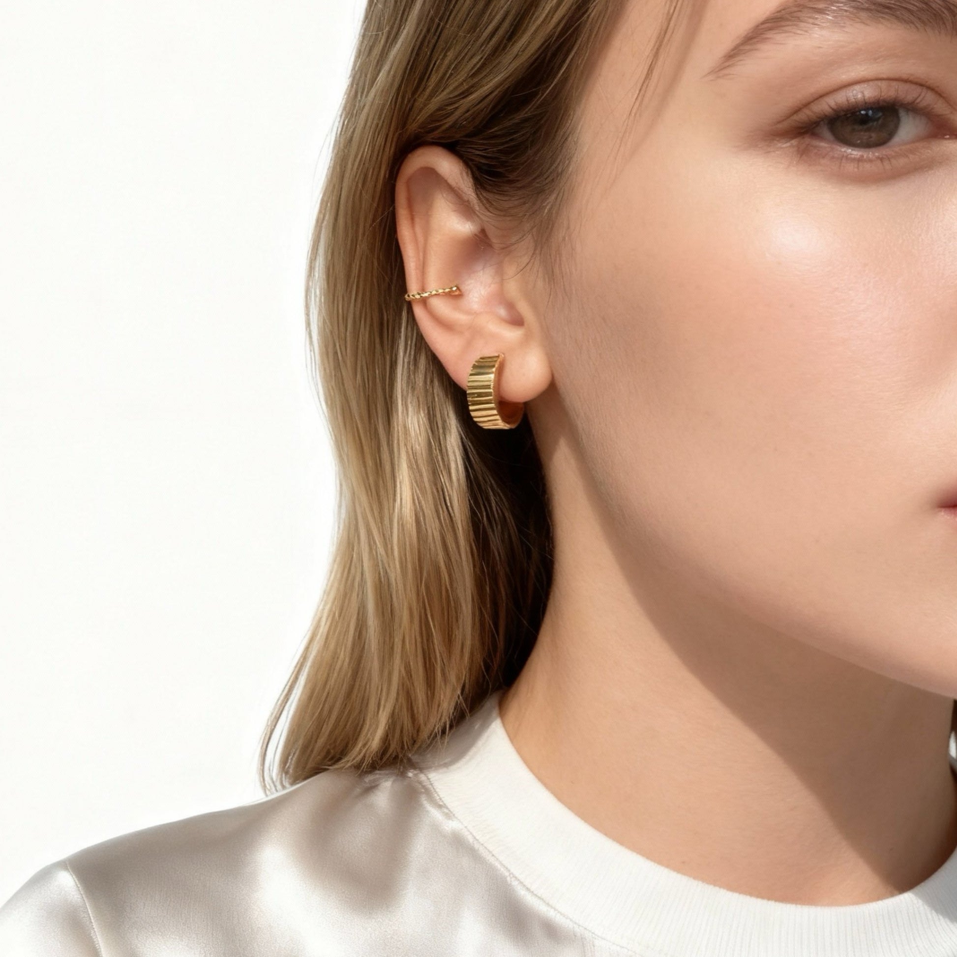 Wave Clip-on Hoop Earrings for non-pierced ears – SOMIY