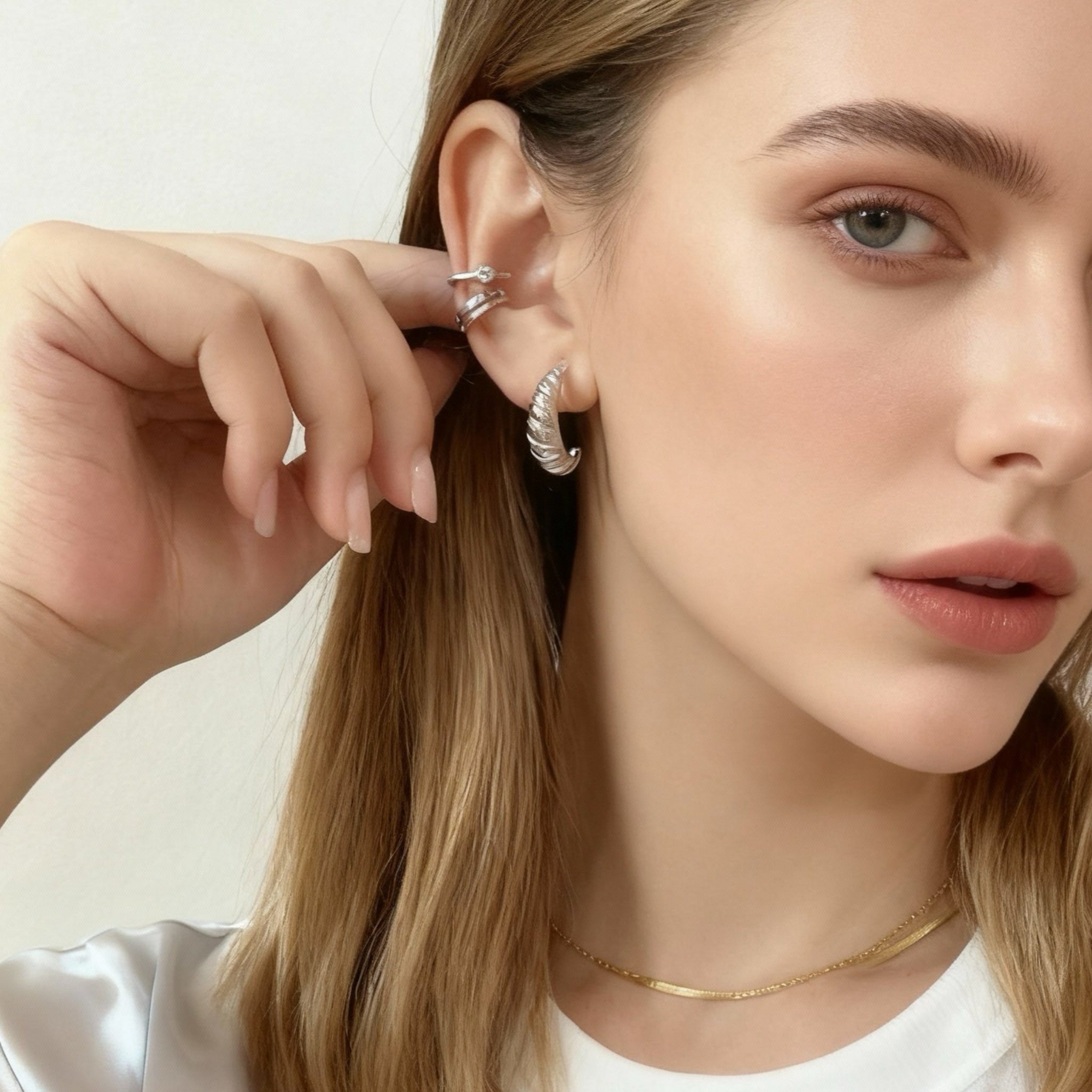 Croissant klämma-på ringörhängen