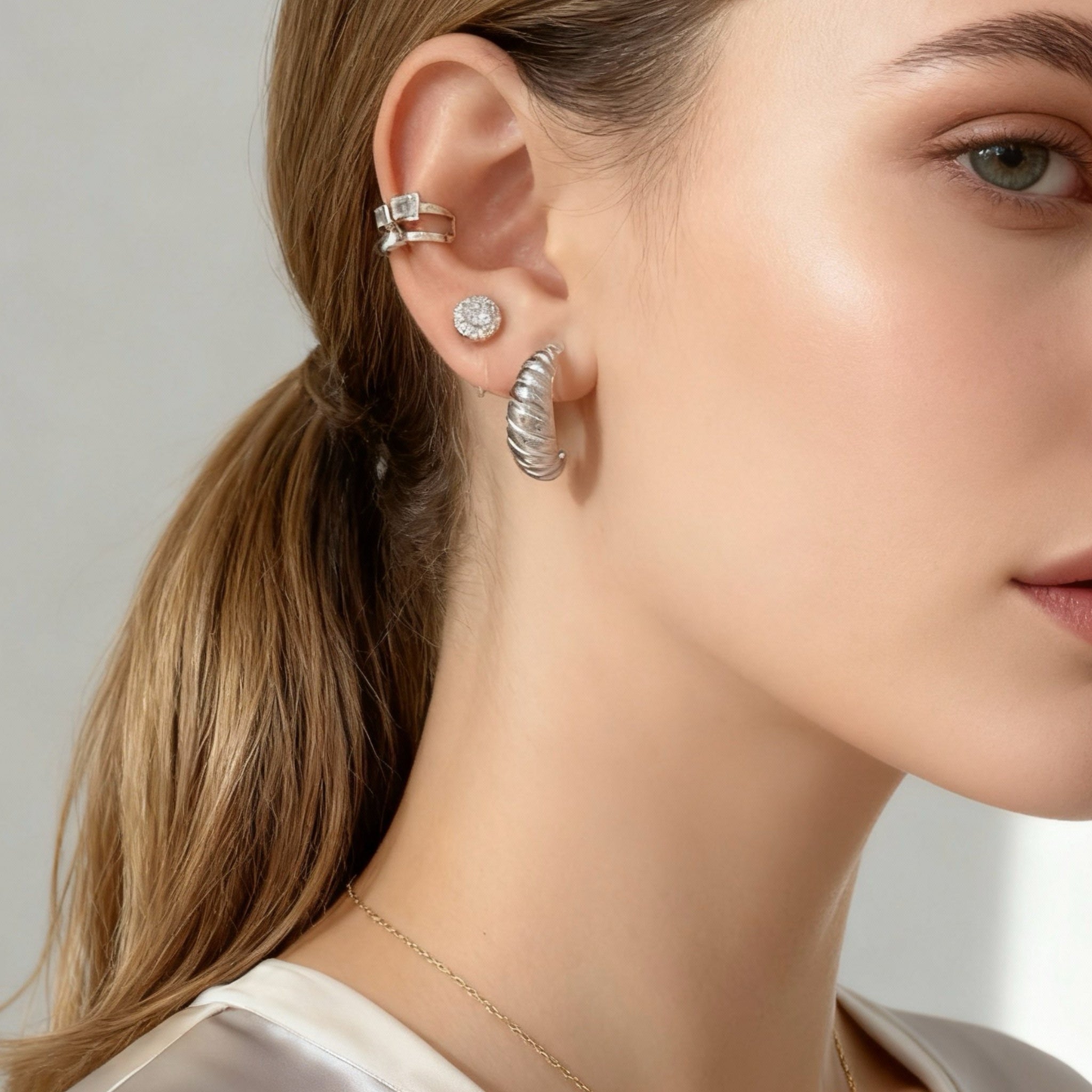 Croissant klämma-på ringörhängen