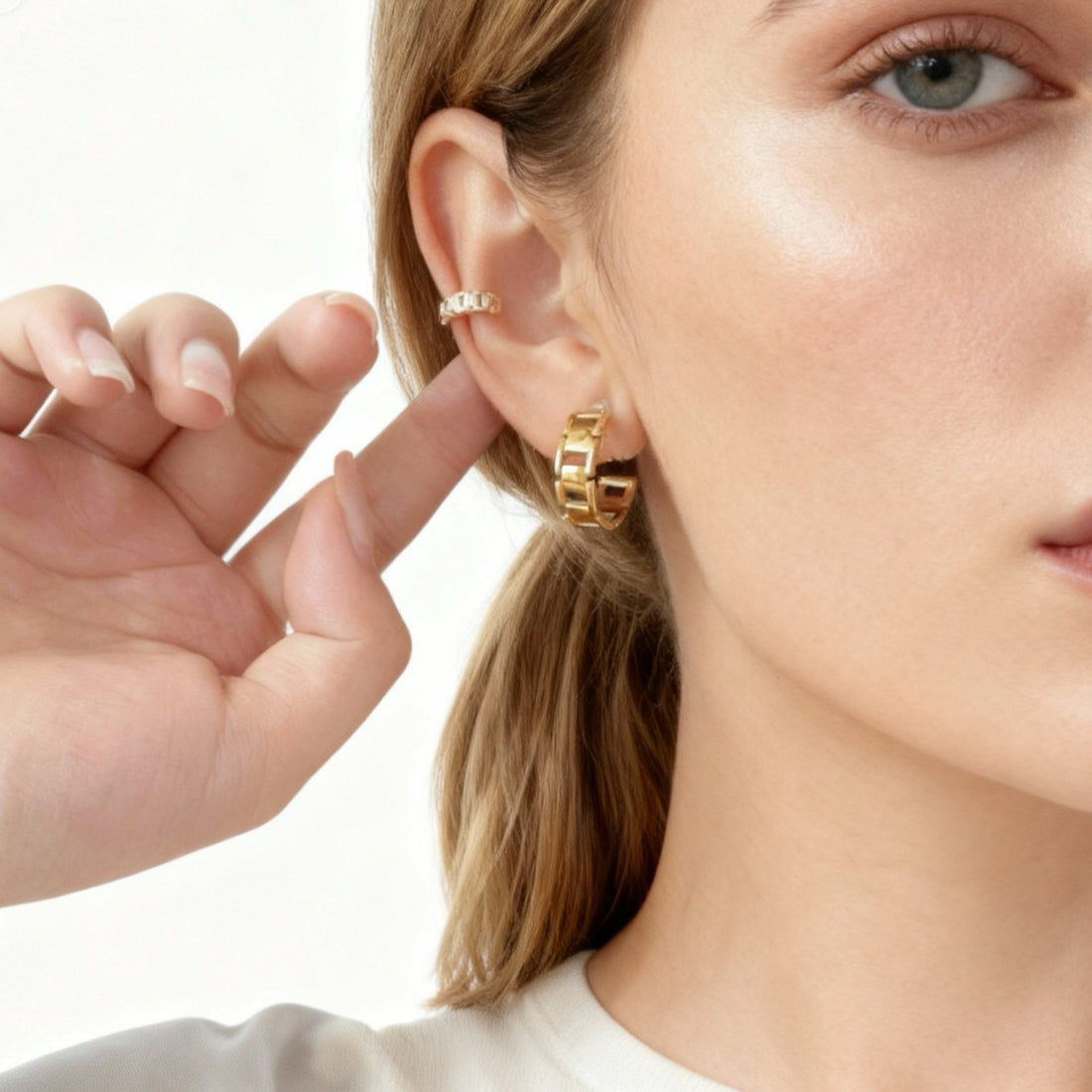 Wide Chain Clip-On Hoop Earrings - Gold for non-pierced ears – SOMIY