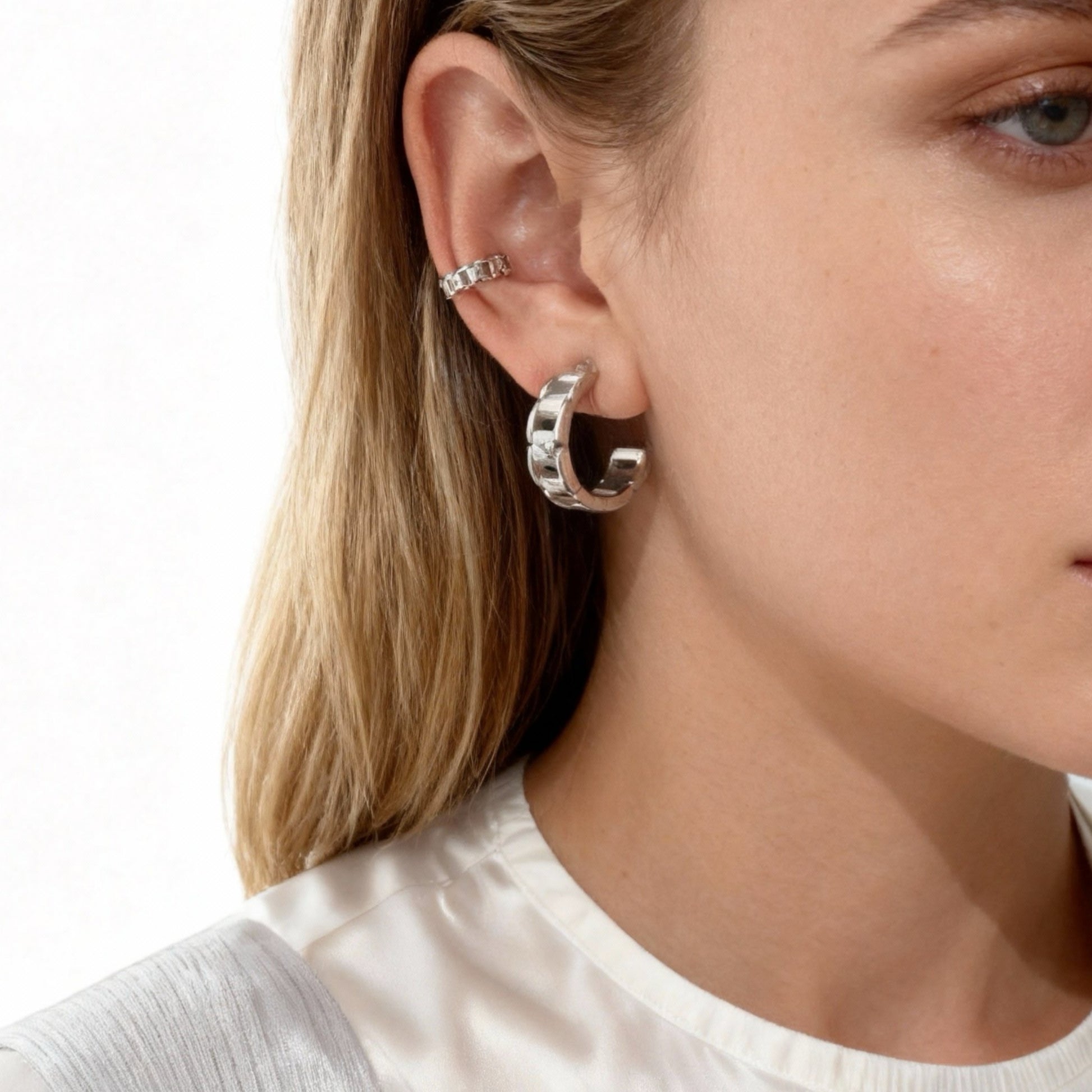 Wide Chain Clip-On Hoop Earrings - Gold for non-pierced ears – SOMIY