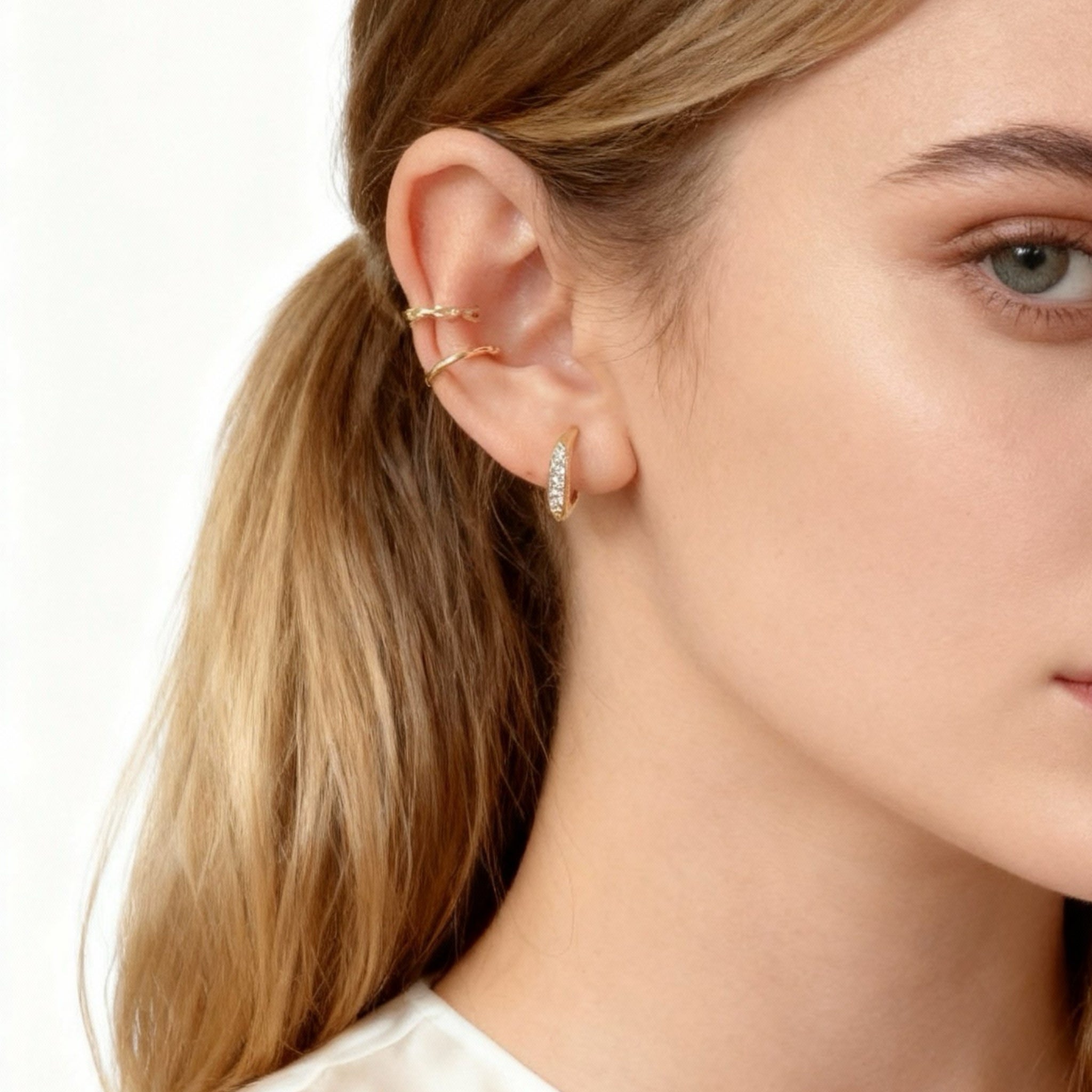 Enkel och kedja öronmanschett